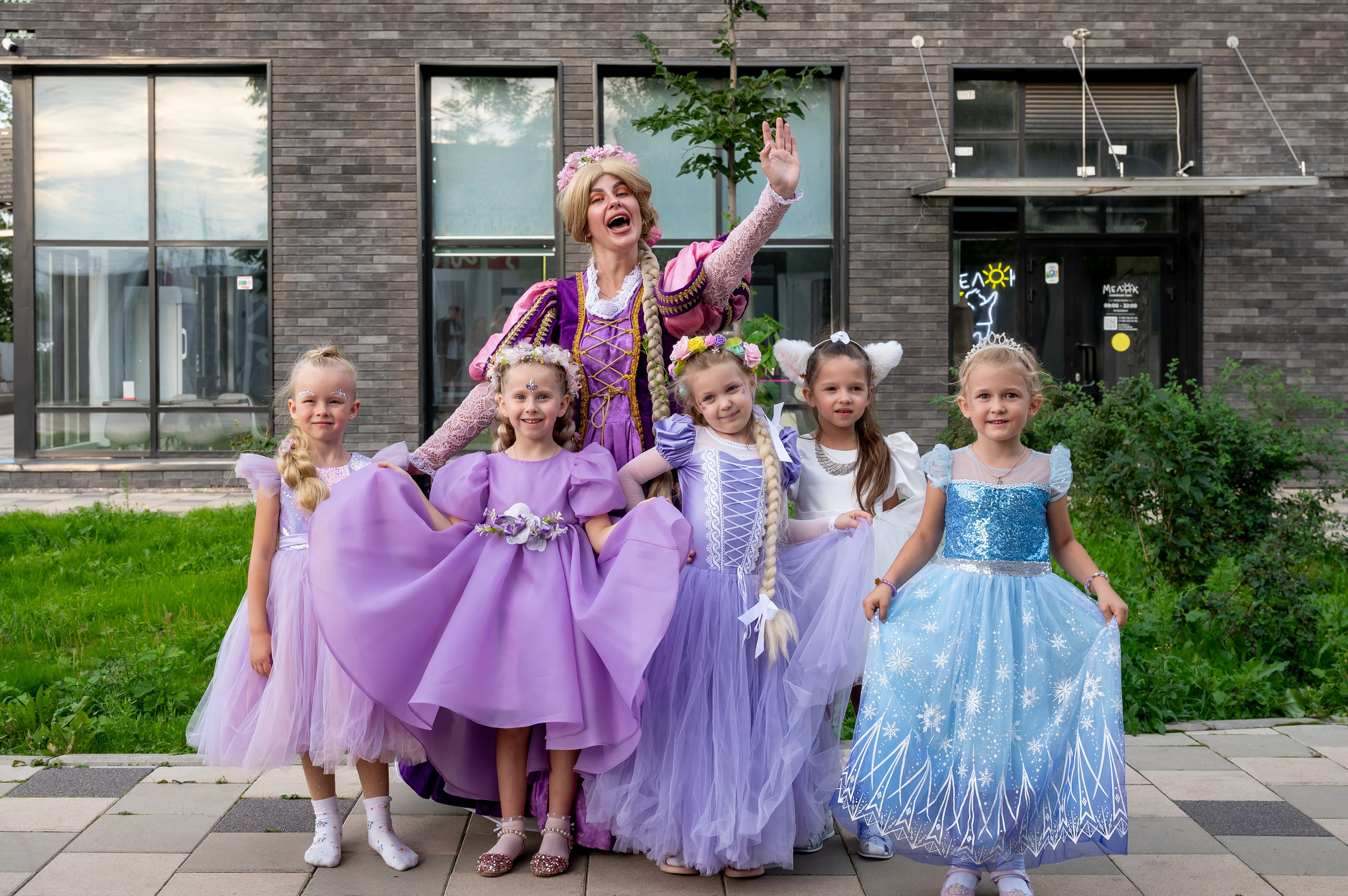 ДР в лофте с фокусником