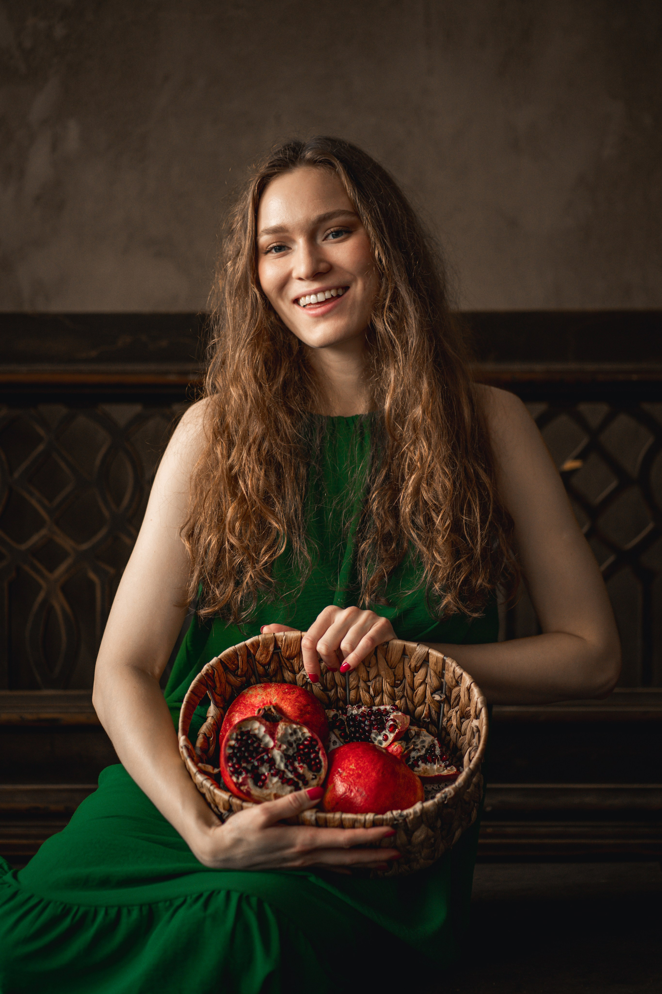 Девушка с гранатом. Фотограф Мария N Екатеринбург