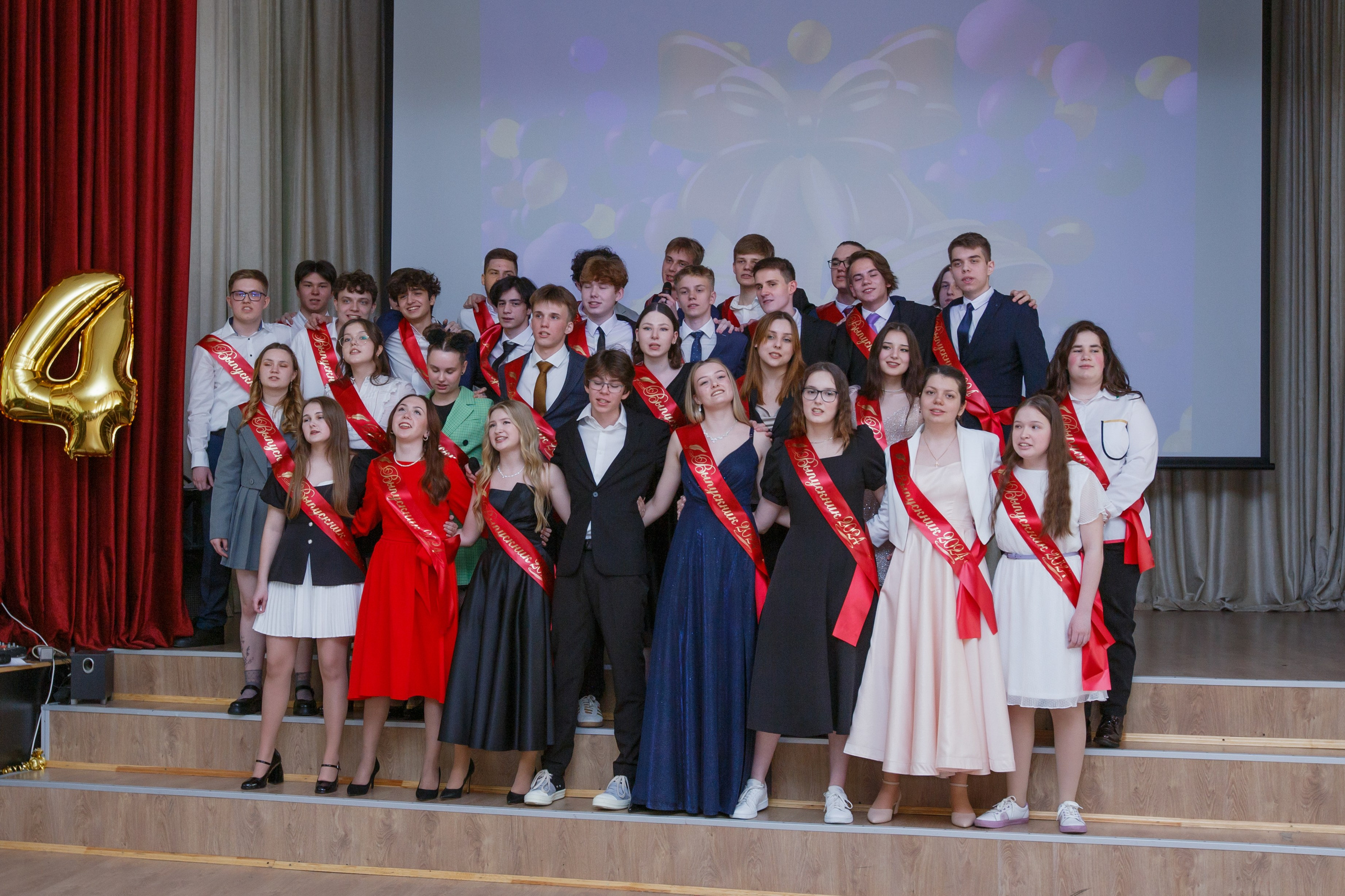11 класс / Последний звонок / Гимназия № 1558 / г. Москва. Детский и семейный фотограф Мария Киселёва. Москва