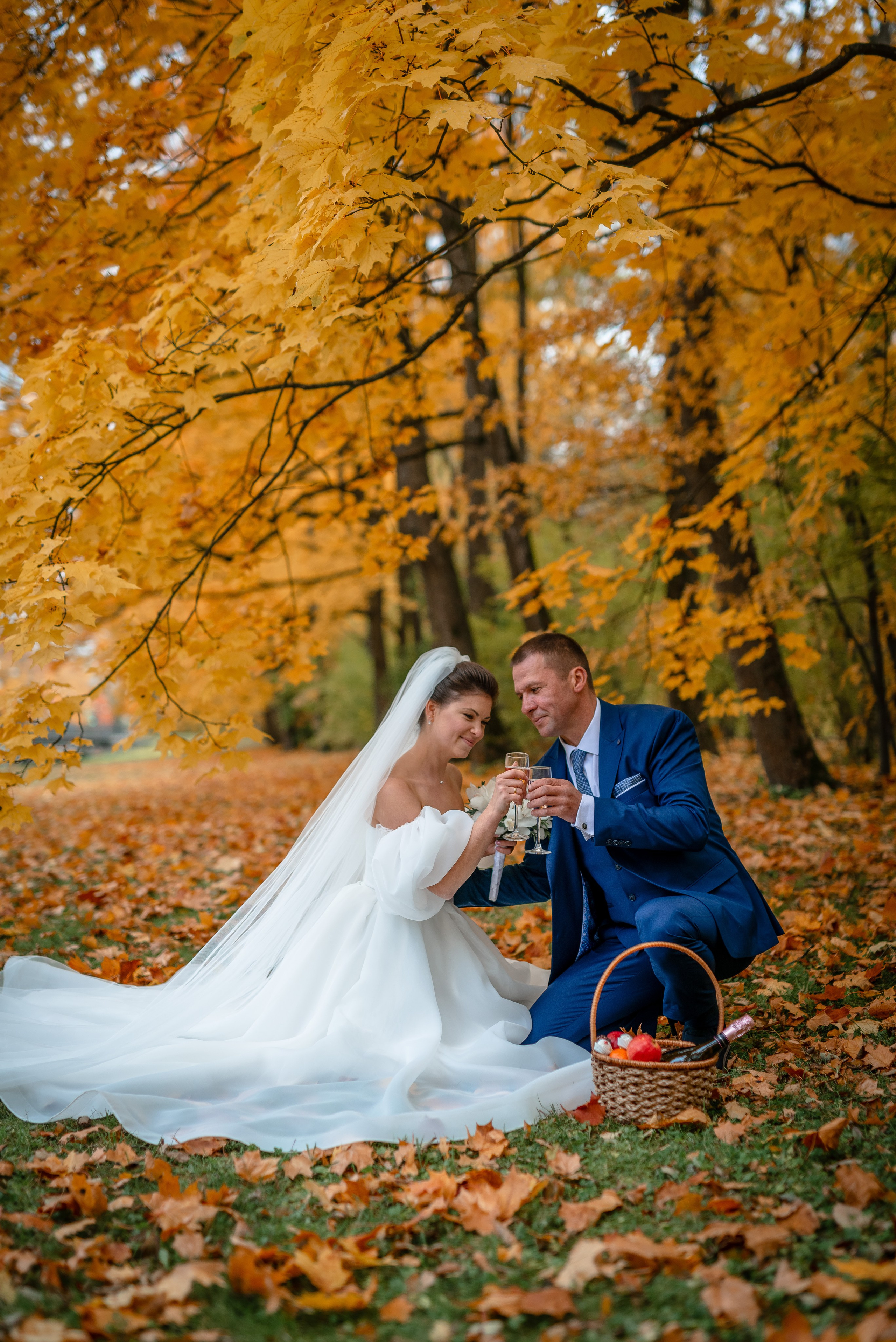 Осенняя свадебная прогулка в Екатерининском парке в Пушкине. Портретный, семейный и свадебный фотограф в Санкт-Петербурге и в Пушкине Ширяев Денис