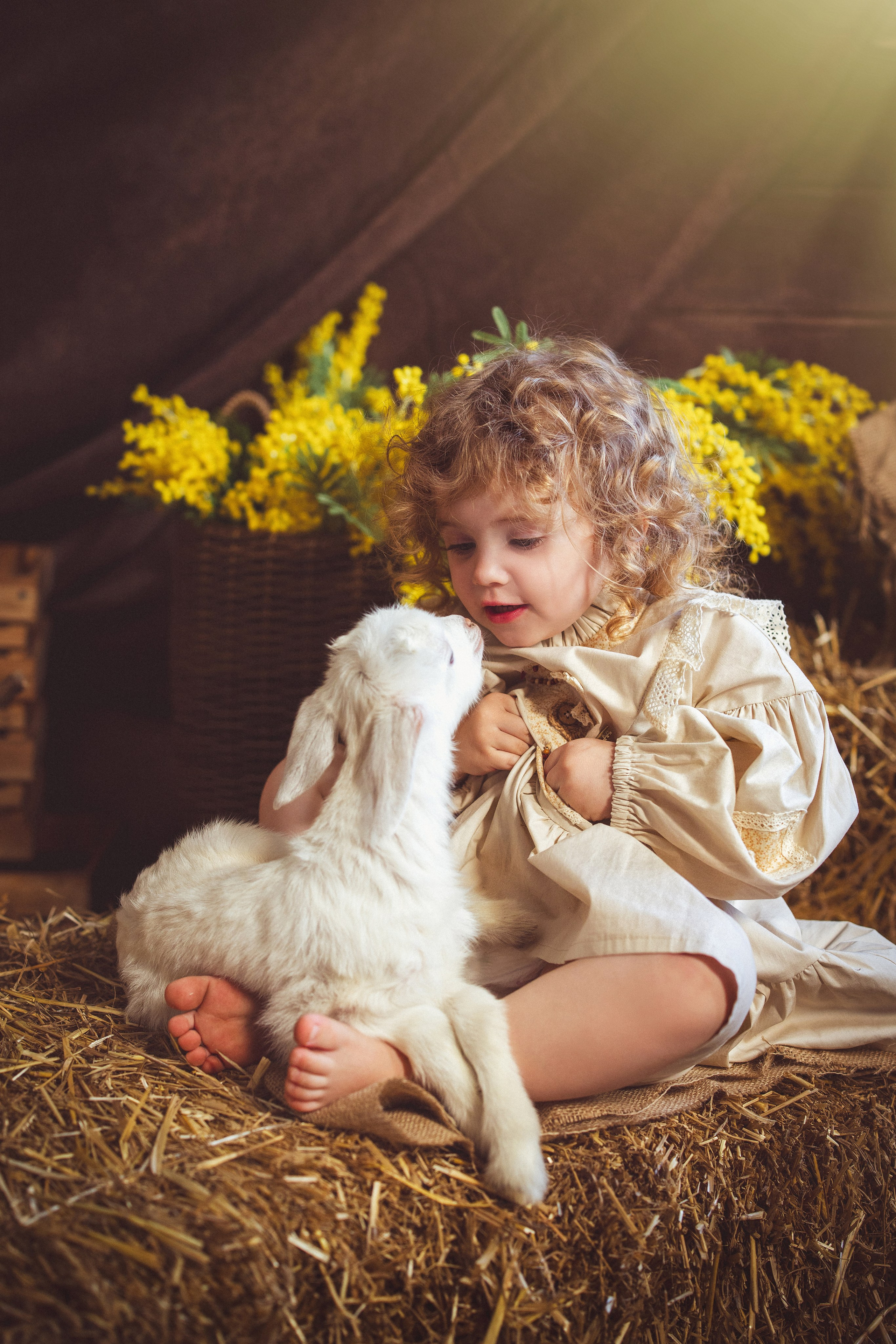 Пасхальный фотопроект с козочкой и утятами, в фотостудии «Эль» 2024 г. Семейный и детский фотограф в Краснодаре Анна Трашкова