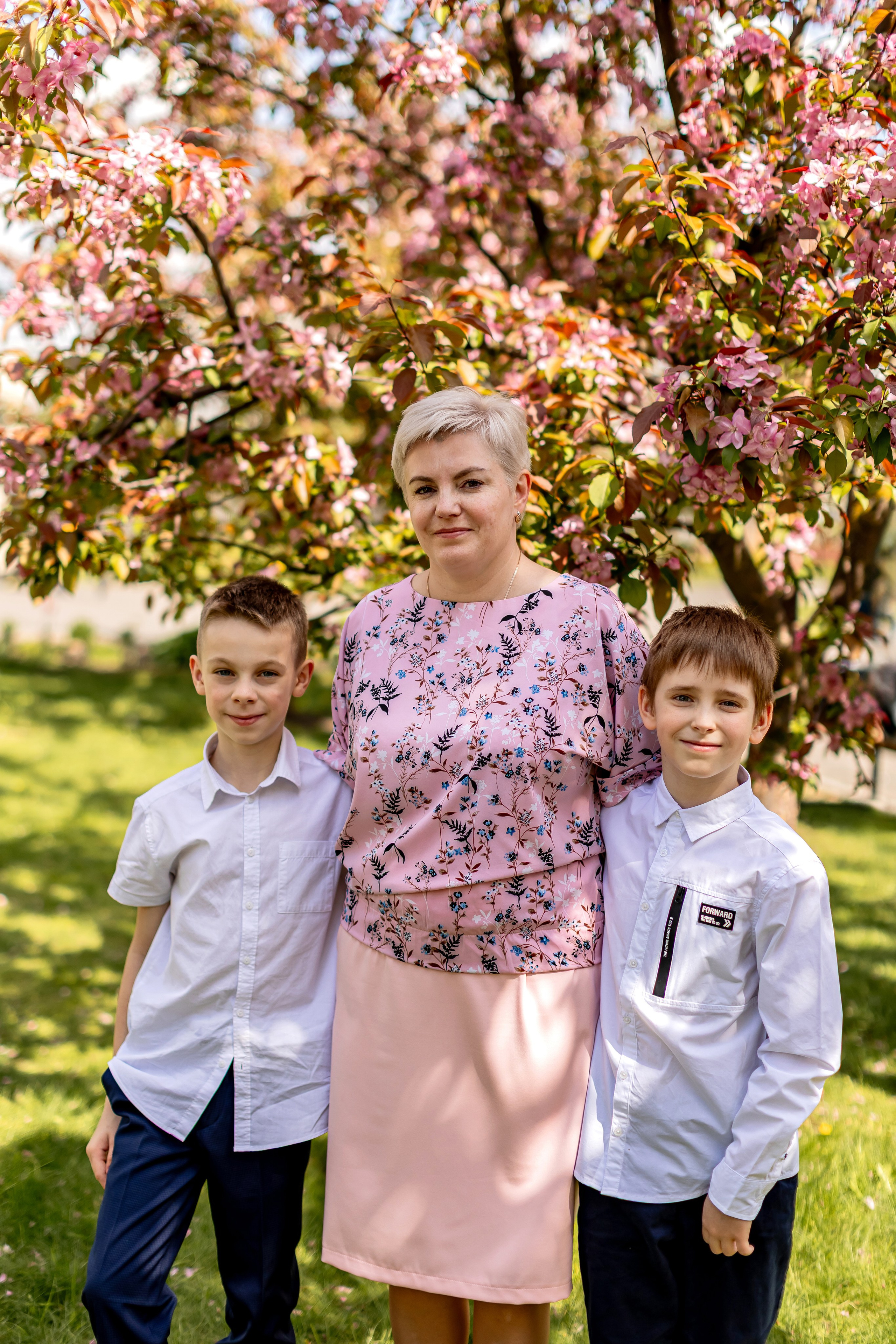 Выпускной в начальной школе на улице. Фотограф и видеограф Москва. Свадебный фотограф, видеограф. Выпускные альбомы. Оживающие альбомы