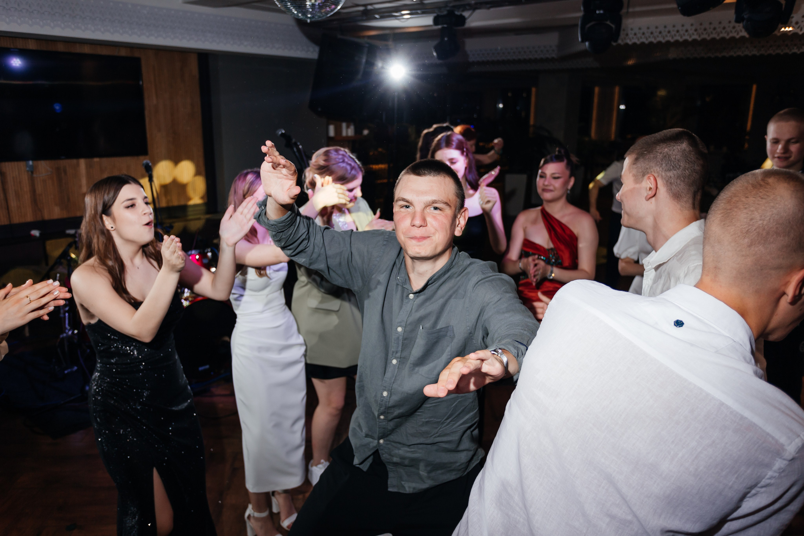 Выпускной 11 «А». Школа № 42. Свадебный фотограф в Краснодаре Николай Крауз