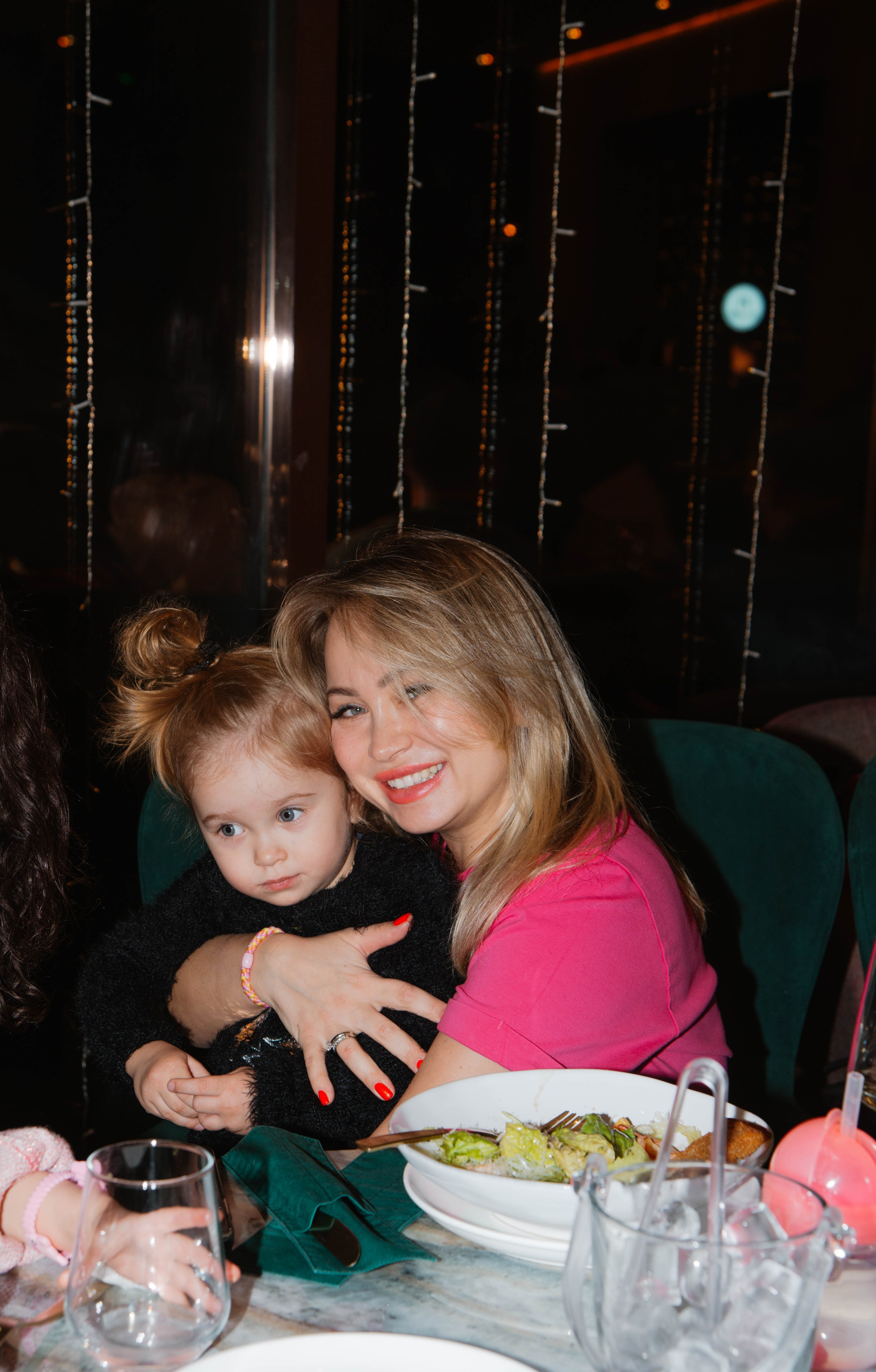 Праздник в стенах клубного пространства «Своя Среда». Ксения Glossa. Портретный и репортажный фотограф в Самаре