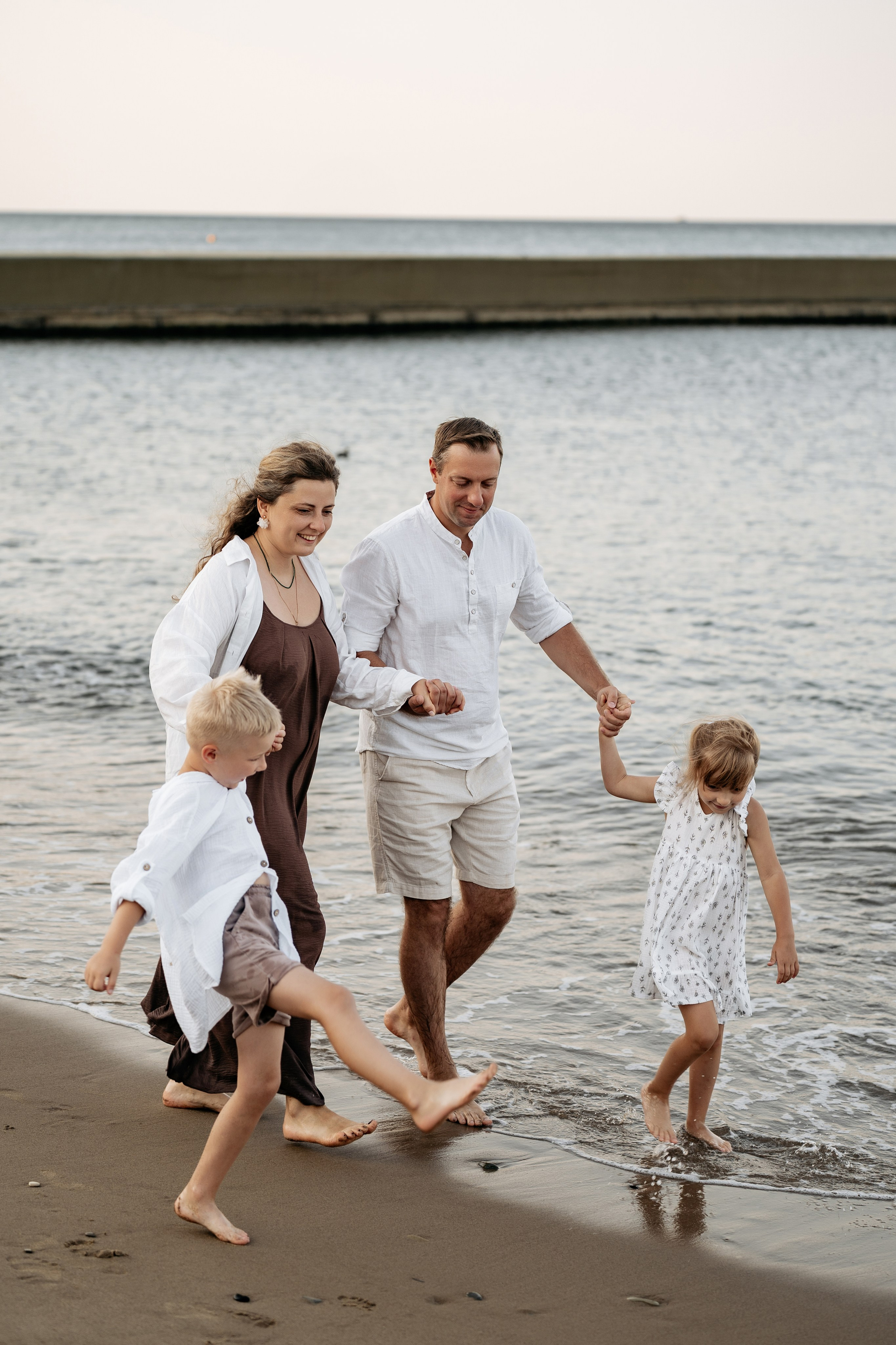 фотосессия семьи Абрау-Дюрсо виноградники и озеро