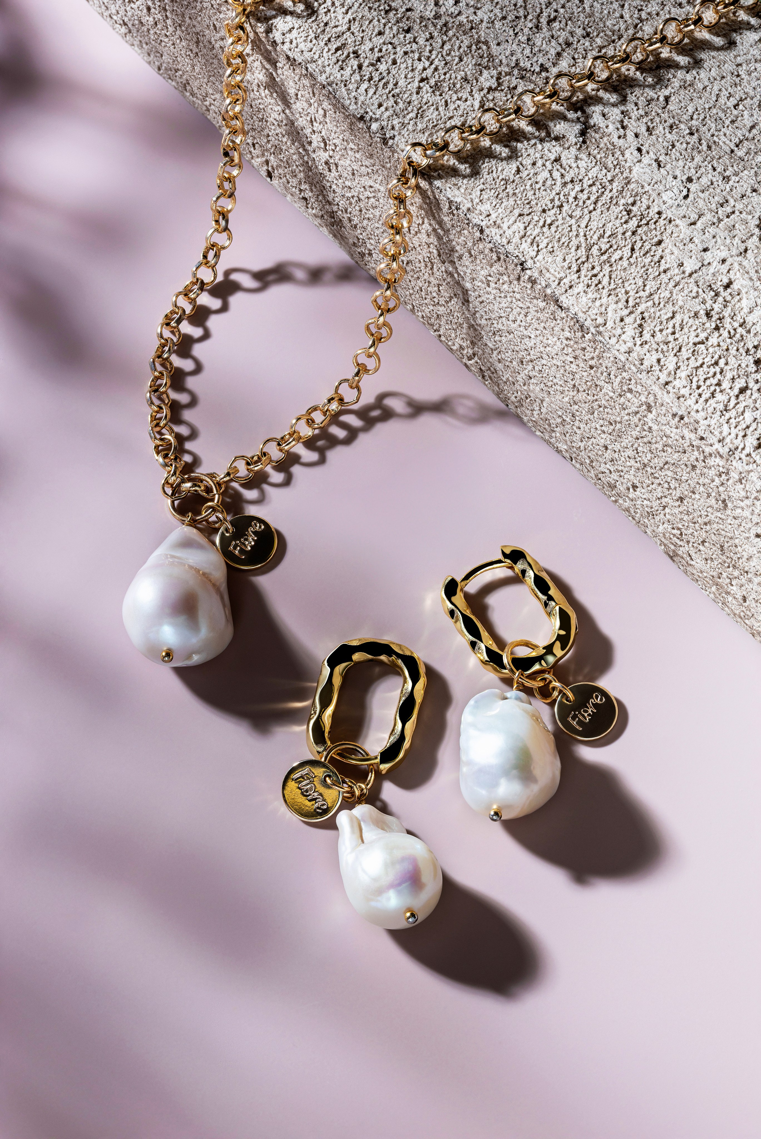 Украшения творчество. Предметная фотосъемка в Москве. Предметная фотостудия Москва