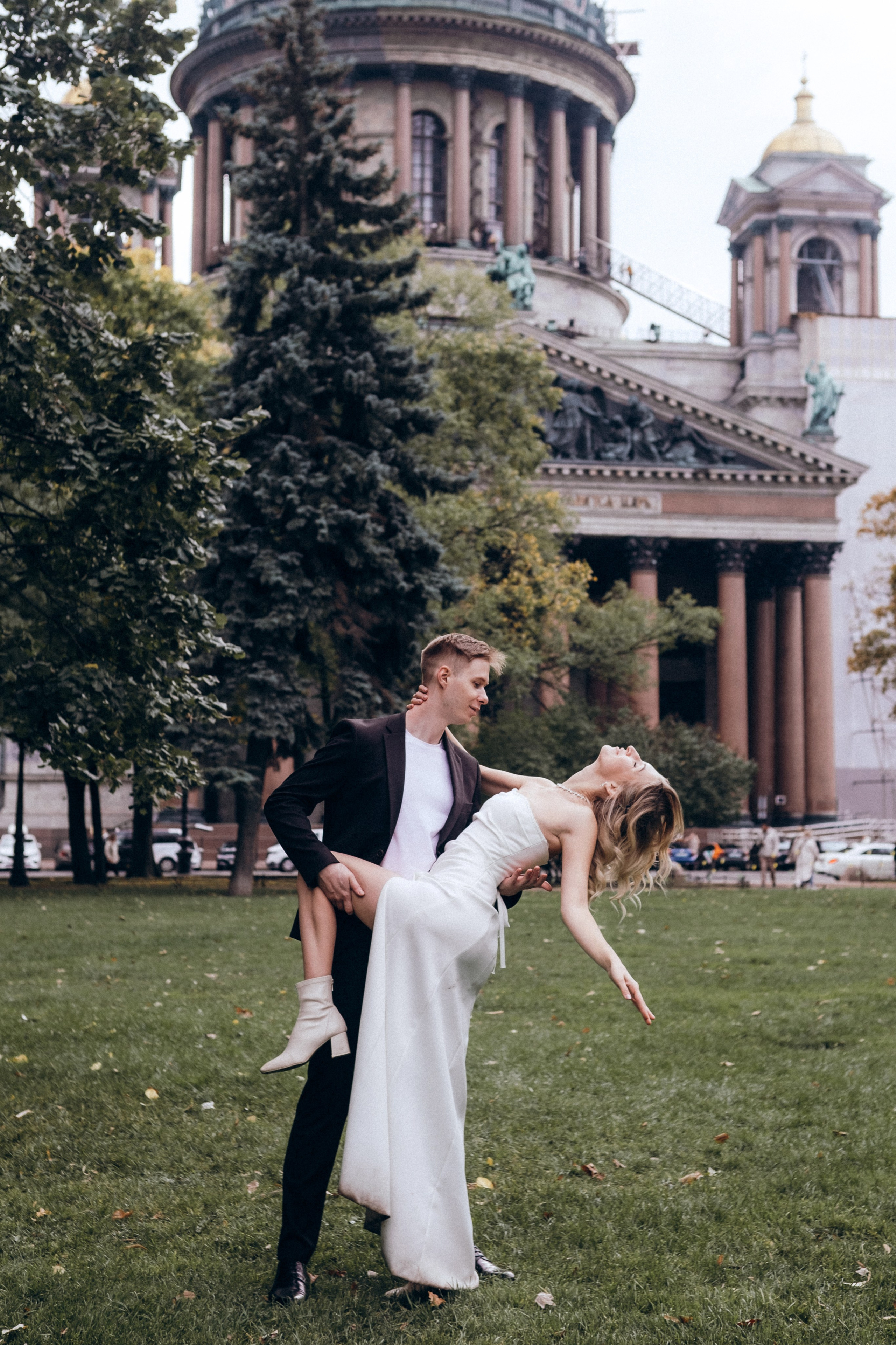 Дворец Бракосочетания № 1(дневная) +прогулка. Фотограф в Санкт-Петербурге Кристина Брянская