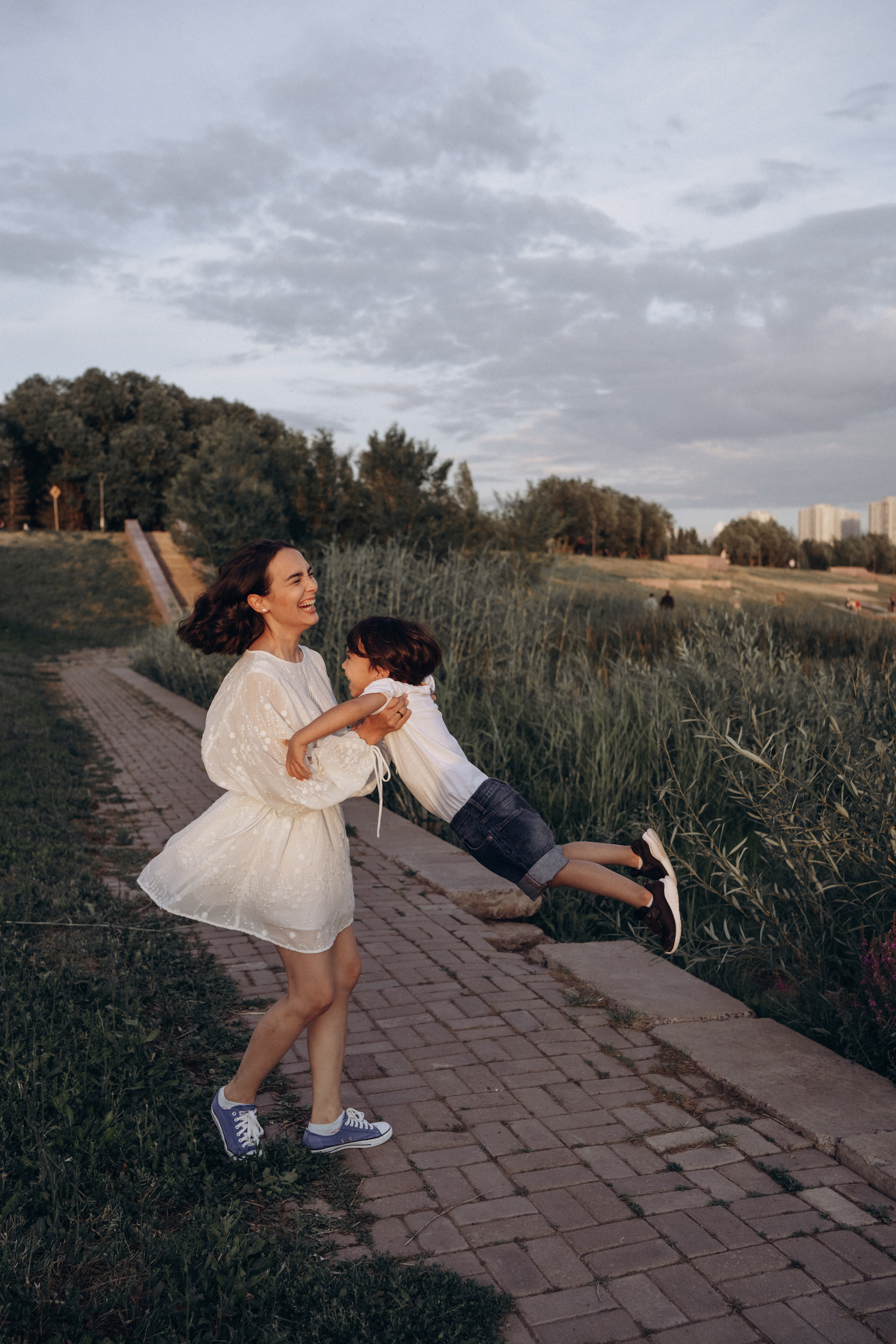 Алинур, Аниса, Жан, Луа. Надежда Виховская — семейный фотограф в Астане