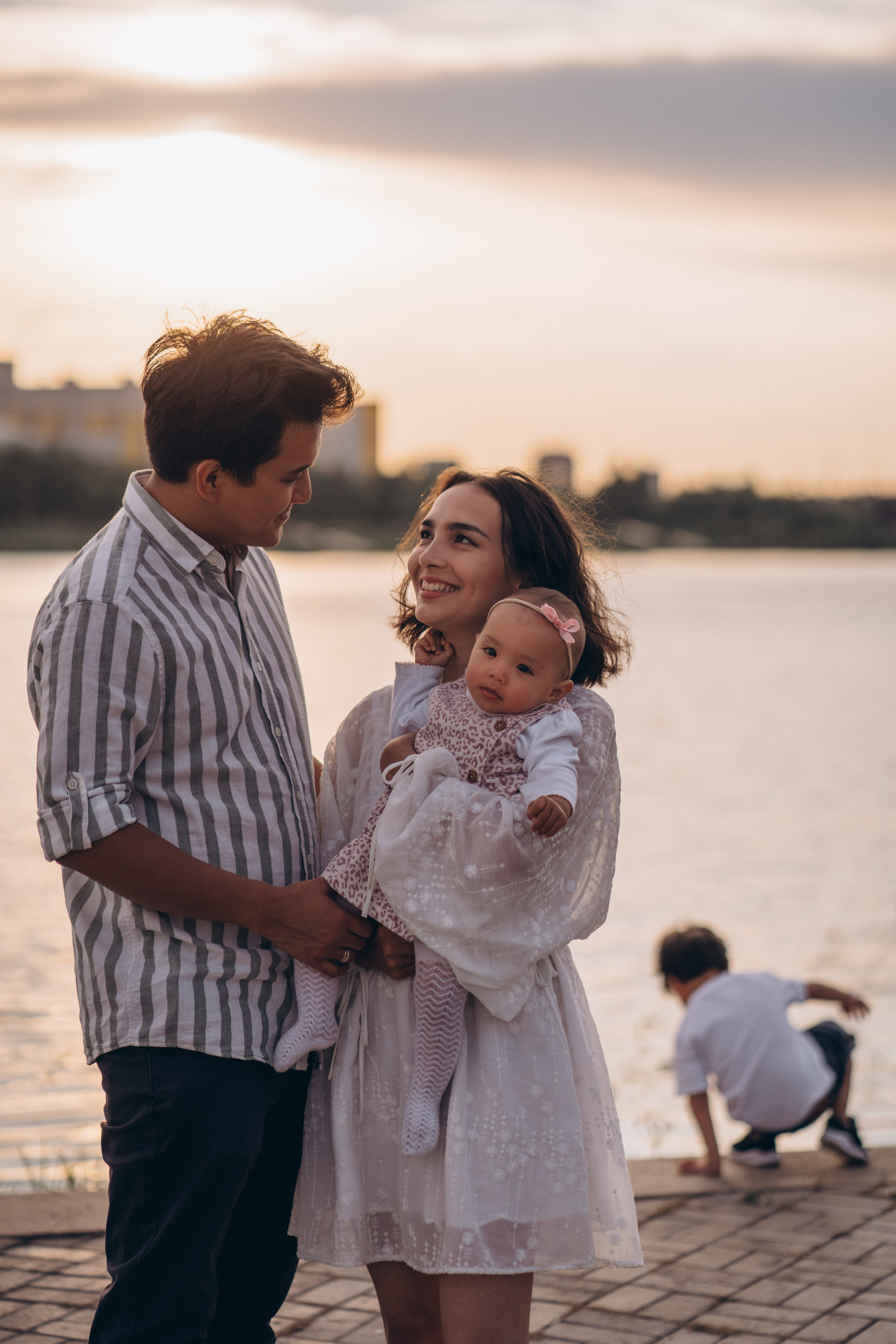 Алинур, Аниса, Жан, Луа. Надежда Виховская — семейный фотограф в Астане
