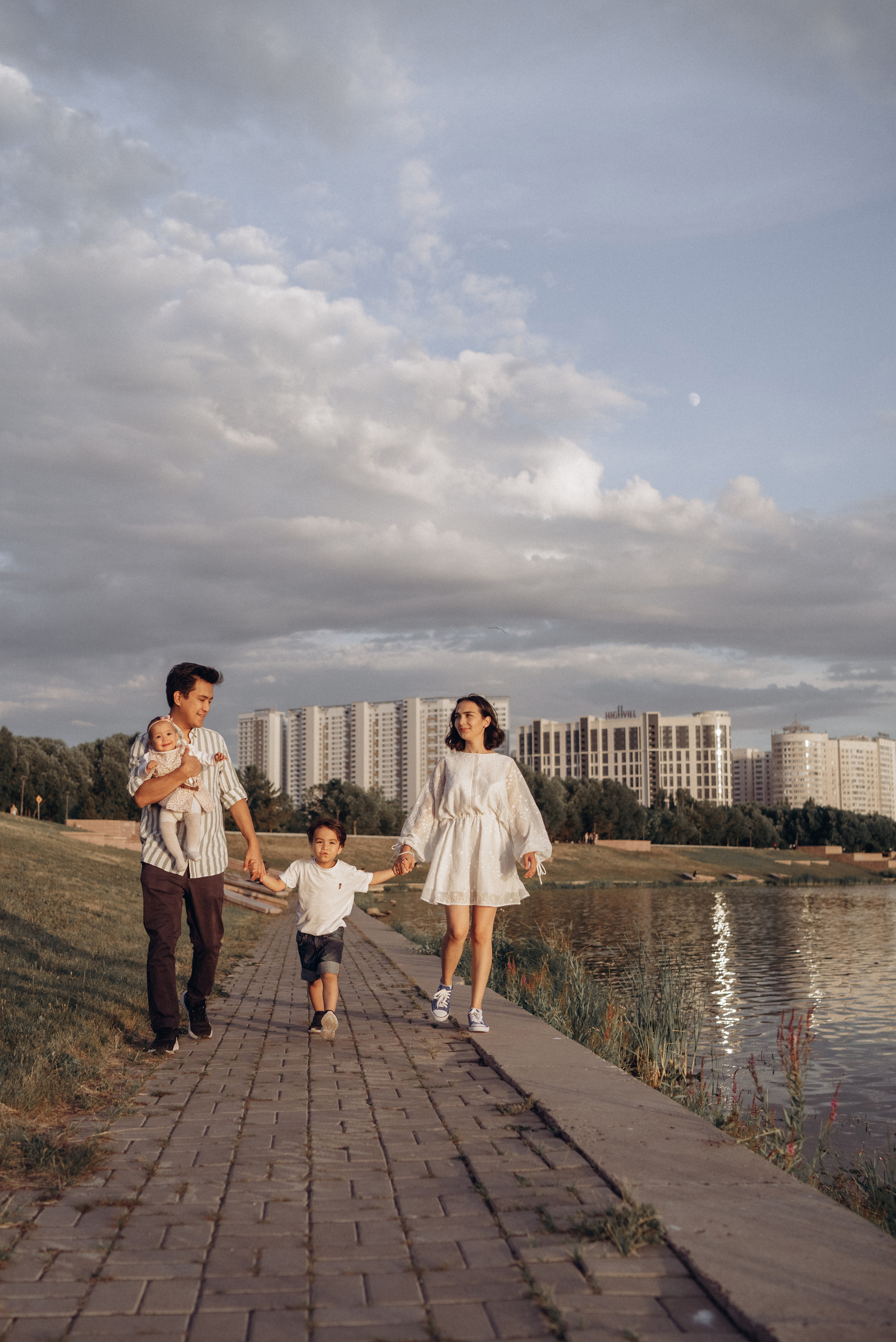 Алинур, Аниса, Жан, Луа. Надежда Виховская — семейный фотограф в Астане