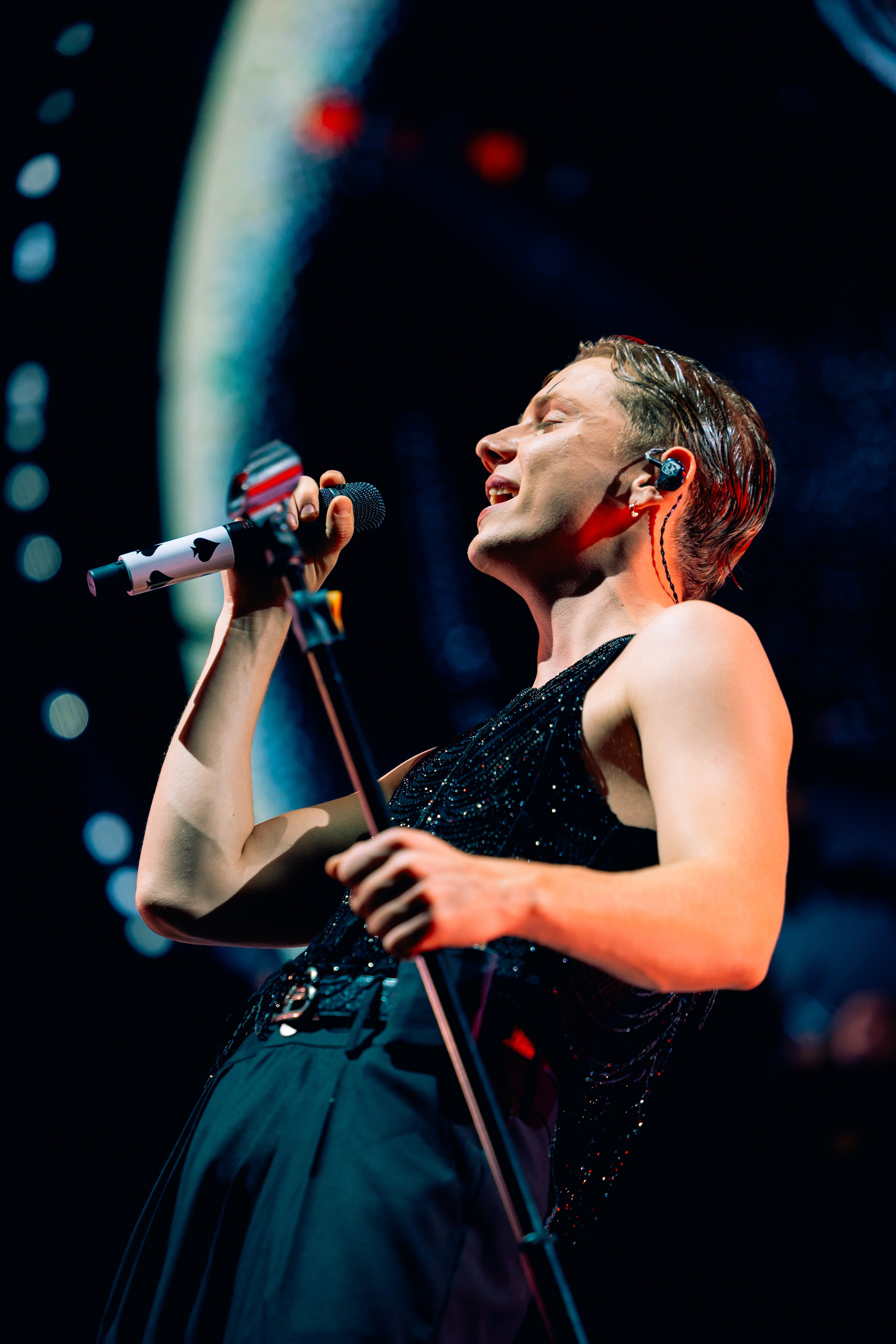 ВАНЯ ДМИТРИЕНКО В МЕГАСПОРТЕ 07.11.25. Концертный и репортажный фотограф в Москве и Санкт-Петербурге Мария