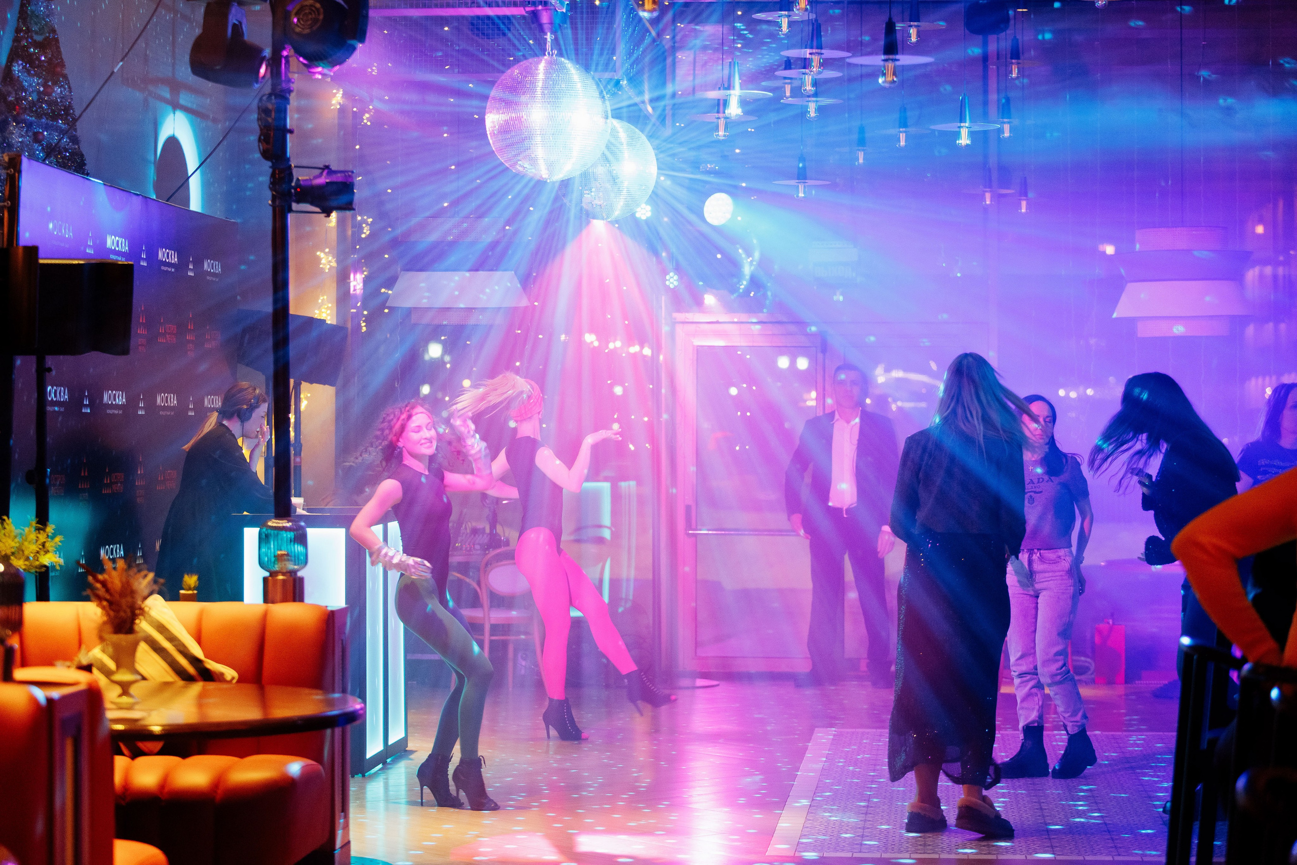 Открытие ресторана Baleno в Острове мечты. Репортажный фотограф на мероприятие в Москве Алексей Терентьев