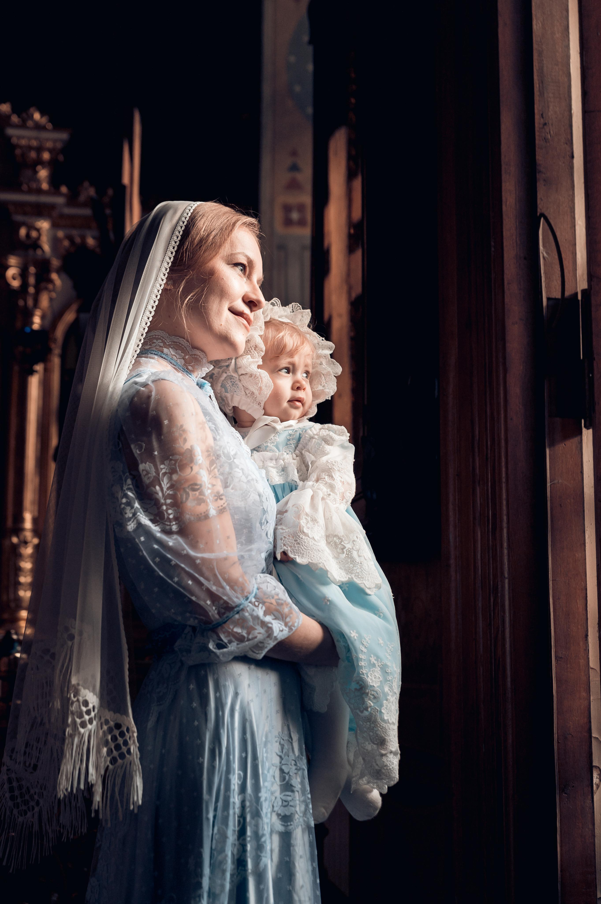 Фотограф в храме. Дарья Нетреба Фотограф на Крещение, Венчание Псков и область