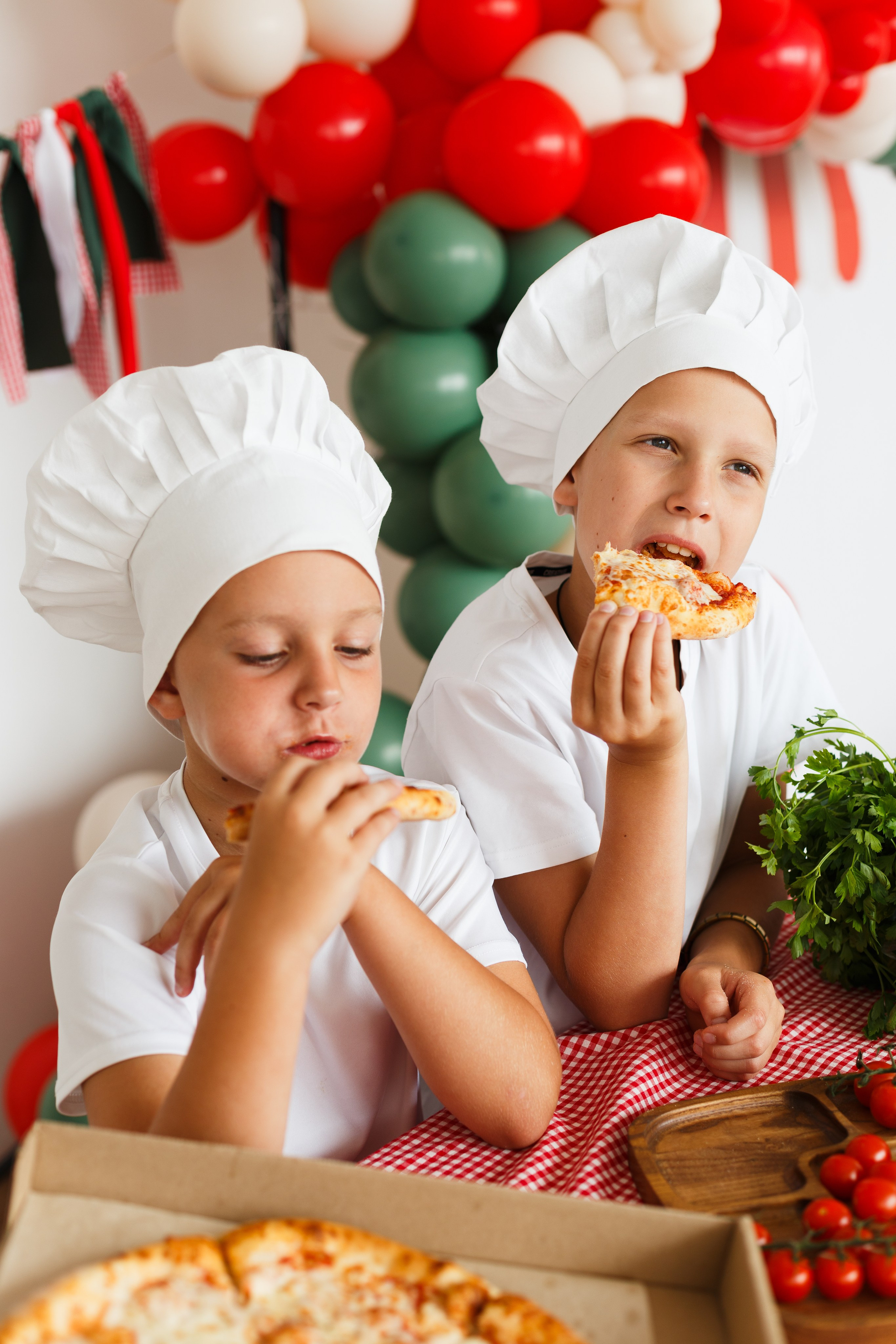 Детская фотосессия с пиццей