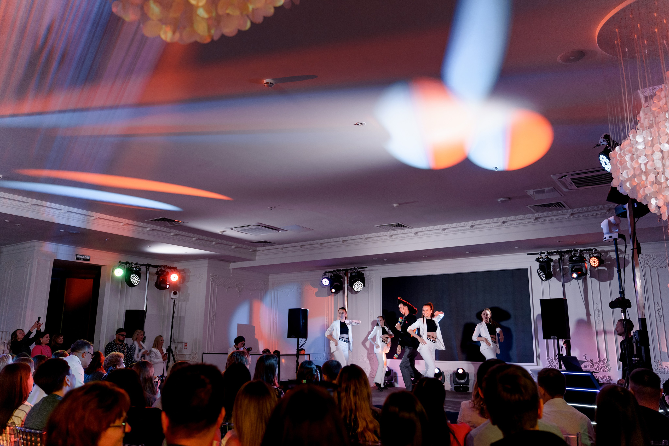 Выставка свадебных специалистов «Свадьба на 1000%». Свадебный фотограф в Санкт-Петербурге