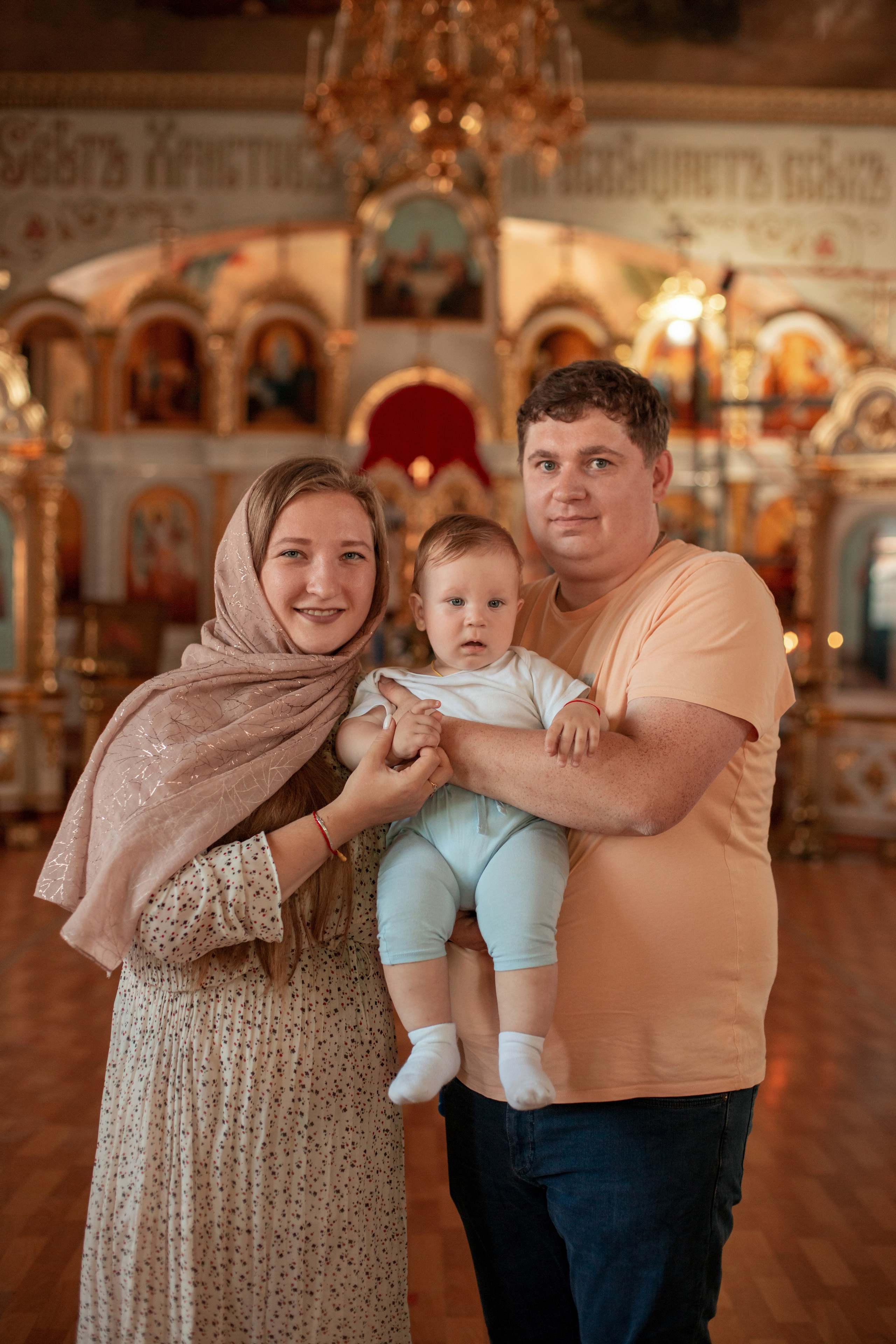 Крещение Артёма Приход храма Иоанна Богослова. Фотограф новорожденных Оренбург Оксана Трофимова