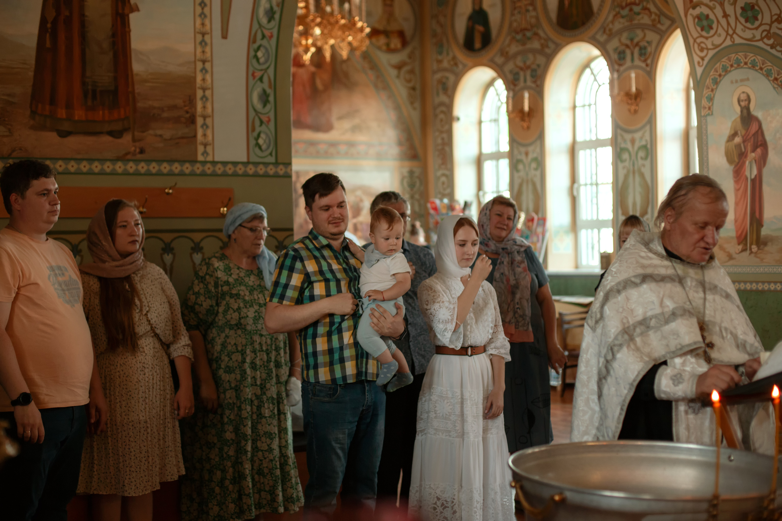 Крещение Артёма Приход храма Иоанна Богослова. Фотограф новорожденных Оренбург Оксана Трофимова