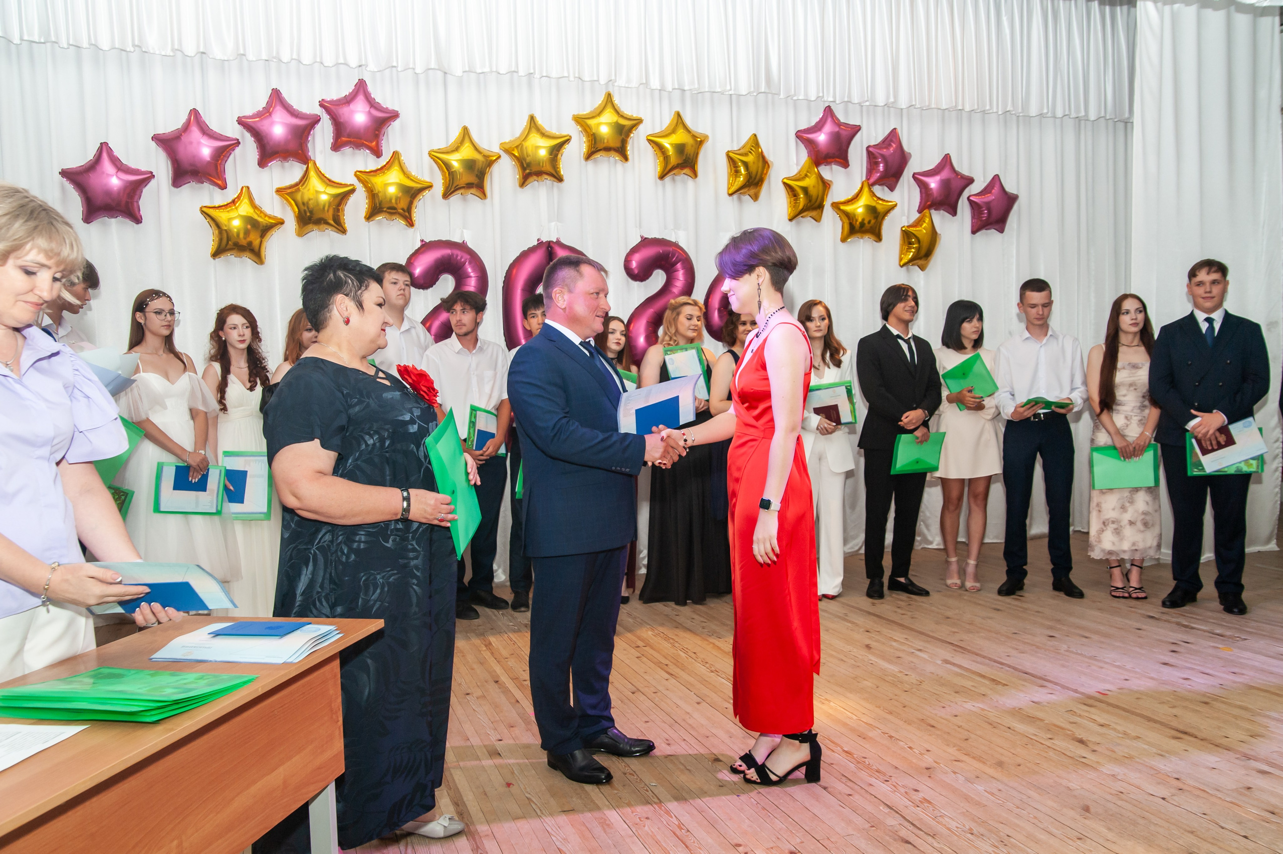 Выпускной МАОУ СОШ № 17 им. Эдуарда Есаяна. Свадебный и семейный фотограф Денис Лукьянов в Краснодаре, Краснодарском крае и Республике Крым