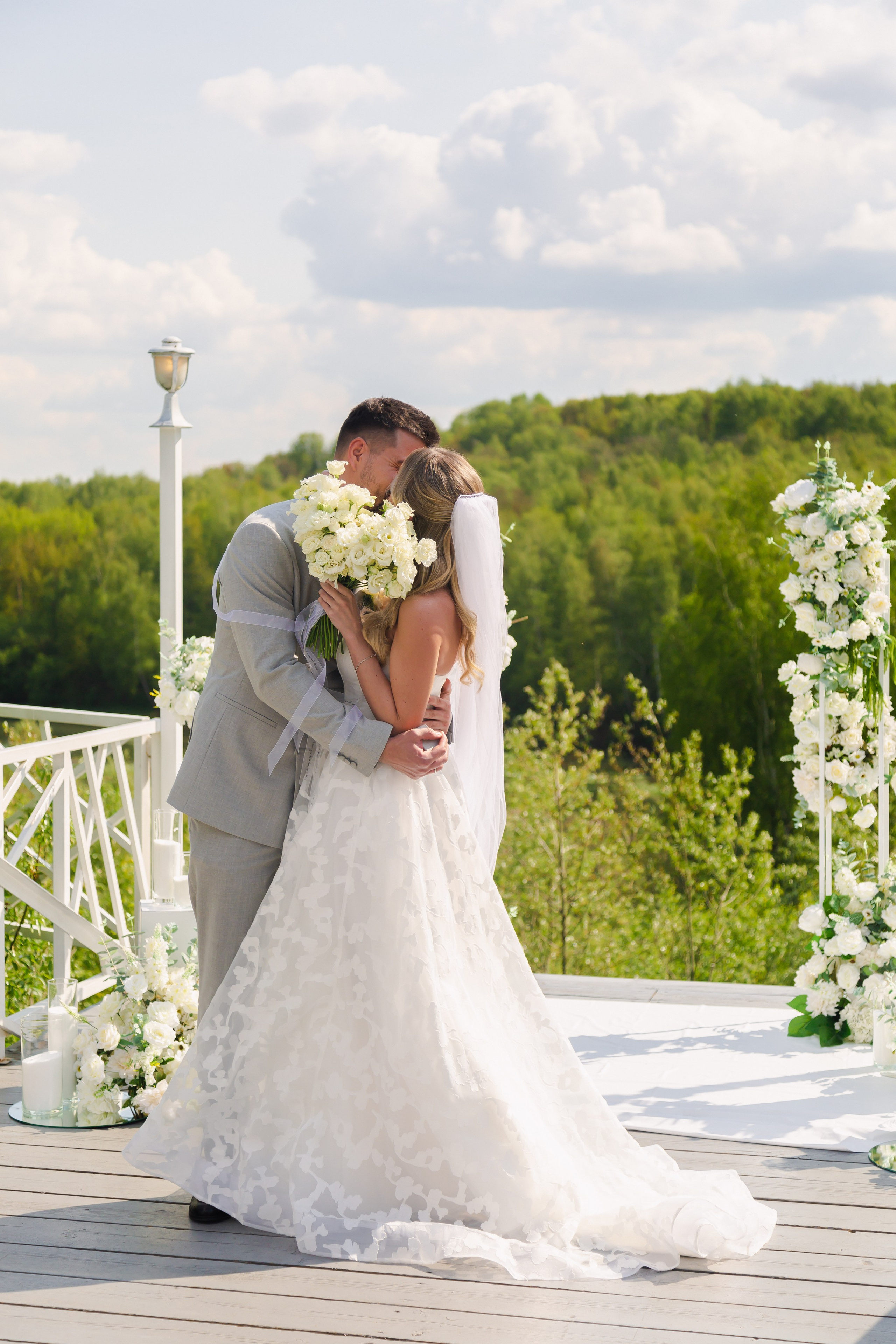 Weddings. Mixturecaptures