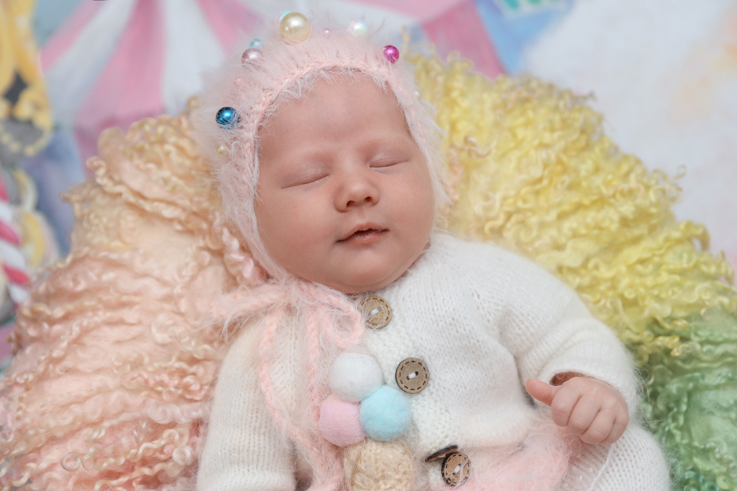 Полина. Здравствуйте, меня зовут Яна Страшкевич. Я фотограф новорождённых из Санкт-Петербурга