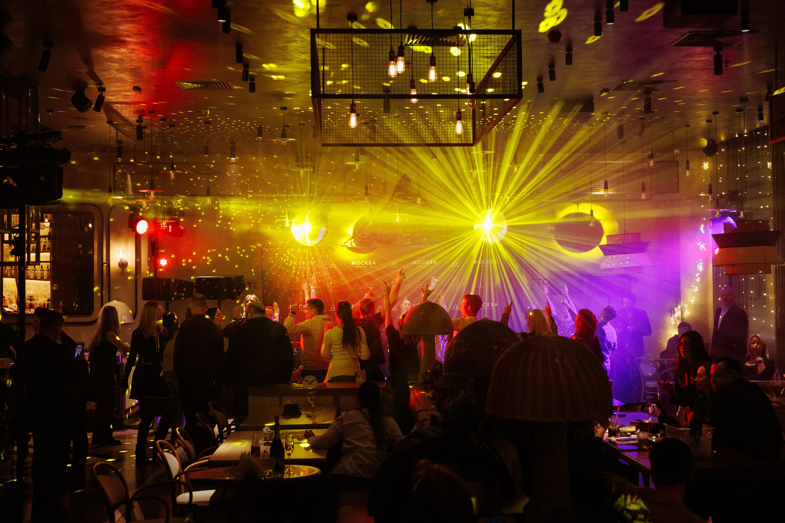 Открытие ресторана Baleno в Острове мечты. Репортажный фотограф на мероприятие в Москве Алексей Терентьев