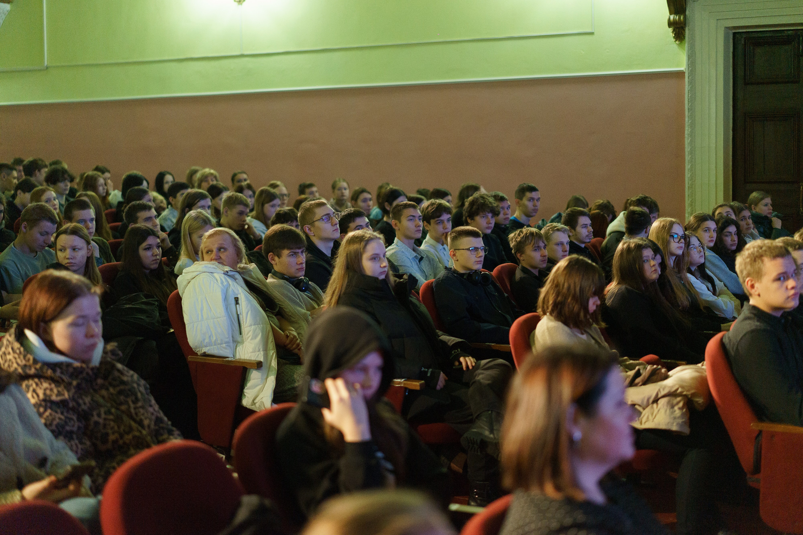 Межотраслевая выставка учебных заведений, Сафоново. Фотограф и видеограф Смоленск | Студия Цезарь