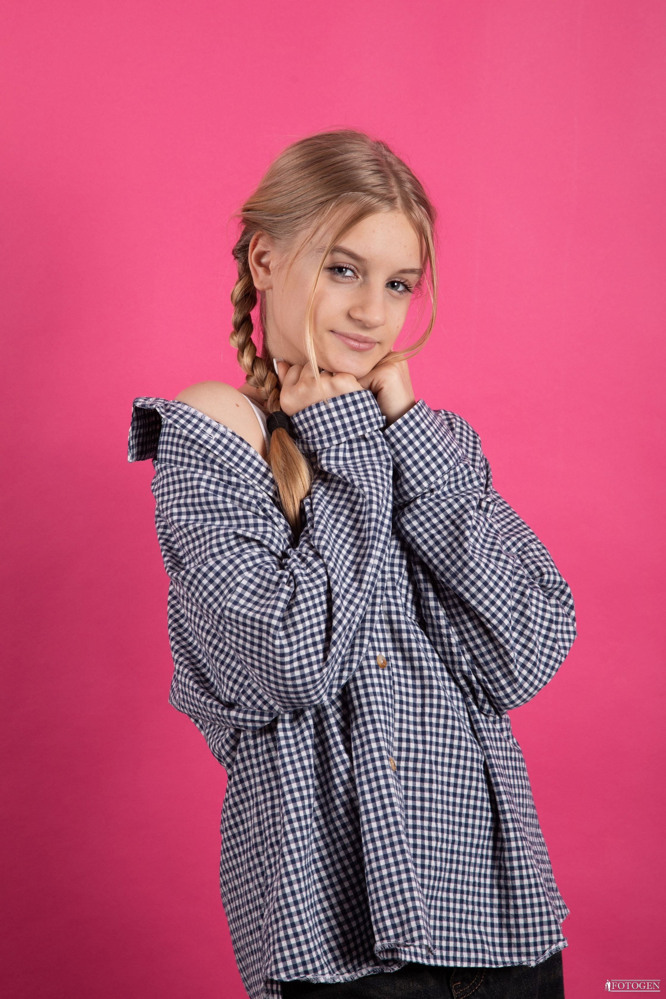 Фотосессия Девочек до 14 лет в Интерьере — Fotogen. Интерьерная фотостудия FOTOGEN г. Краснодар