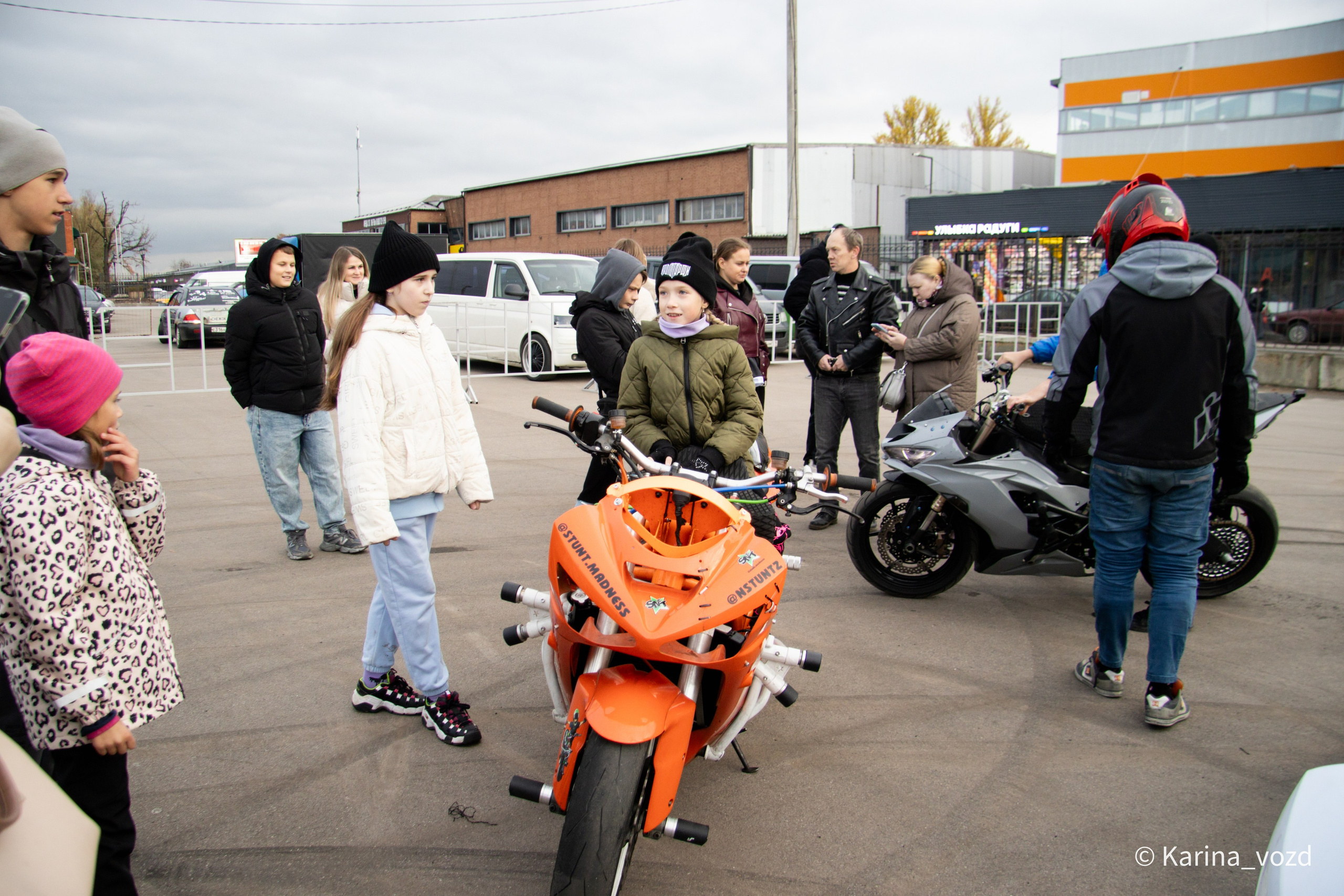 Выступление команды МОТО ШОУ SMT (Стантрайдинг, мотошоу). Репортажный фотограф в Москве и Зеленограде Karina-vozd