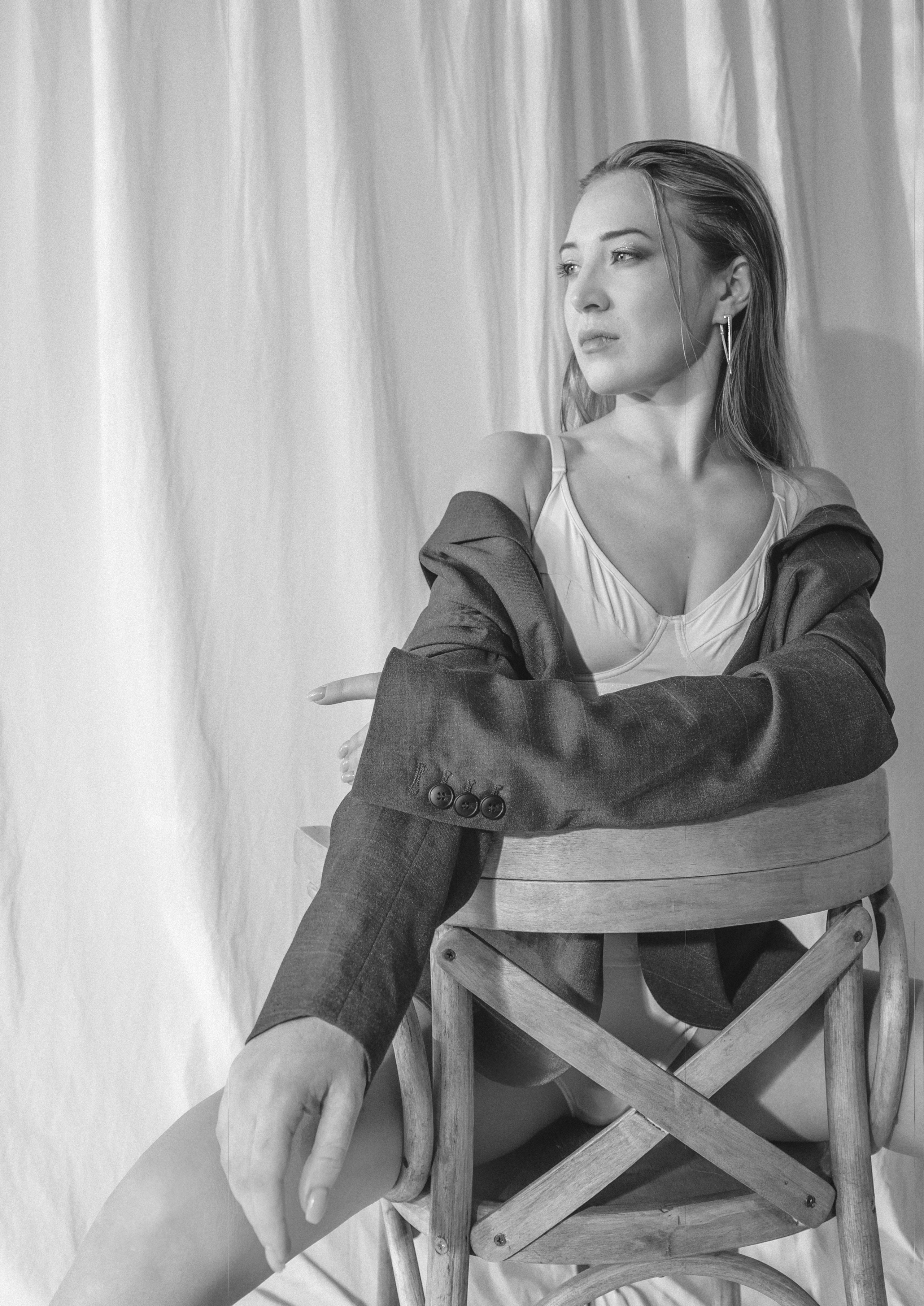 Maria stretching and beauty. Family, portrait, content photo in Costa Rica Evgeniya Besprozvannykh