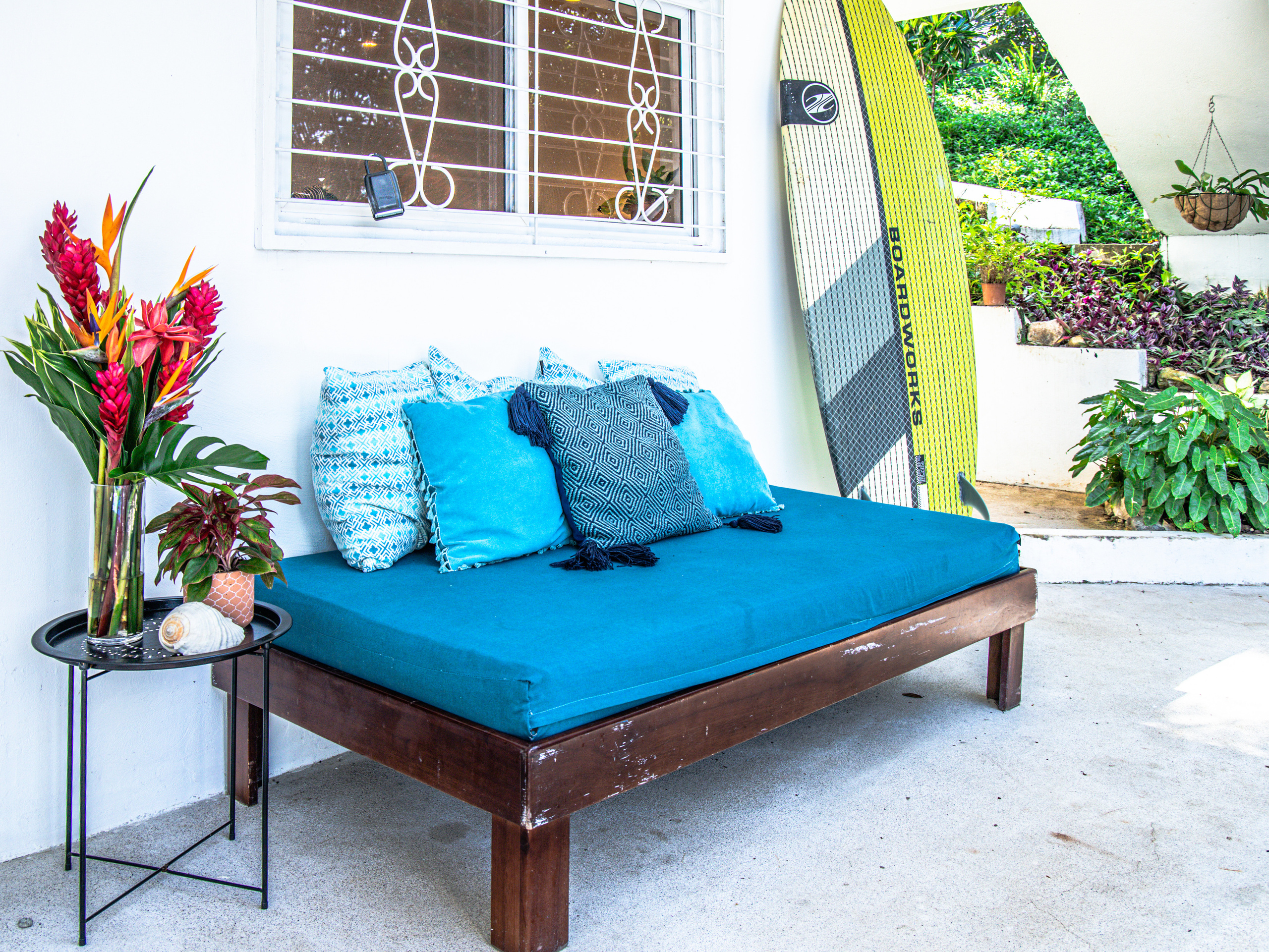 Photo session of a house with an ocean view for rent. Family, portrait, content photo in Costa Rica Evgeniya Besprozvannykh