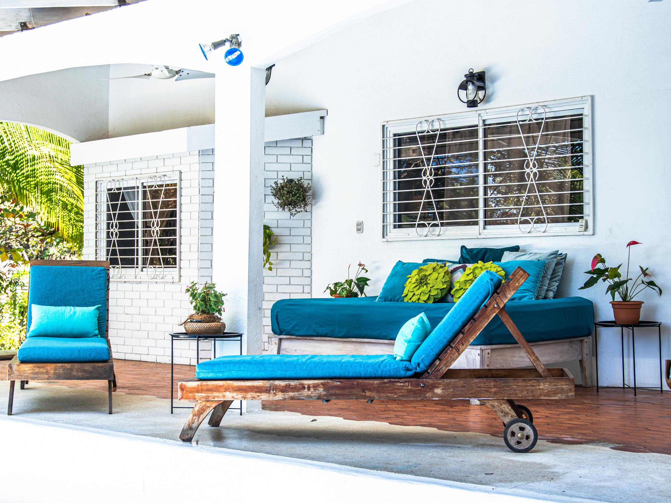 Photo session of a house with an ocean view for rent. Family, portrait, content photo in Costa Rica Evgeniya Besprozvannykh