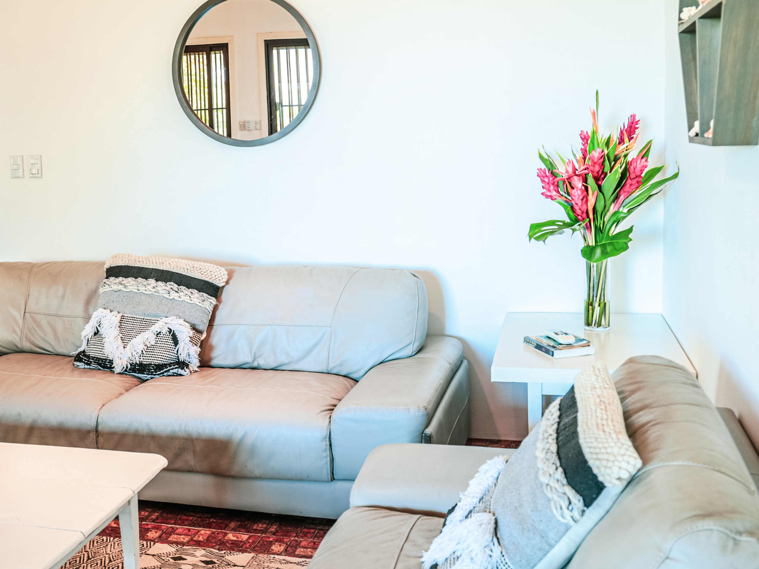 Photo session of a house with an ocean view for rent. Family, portrait, content photo in Costa Rica Evgeniya Besprozvannykh