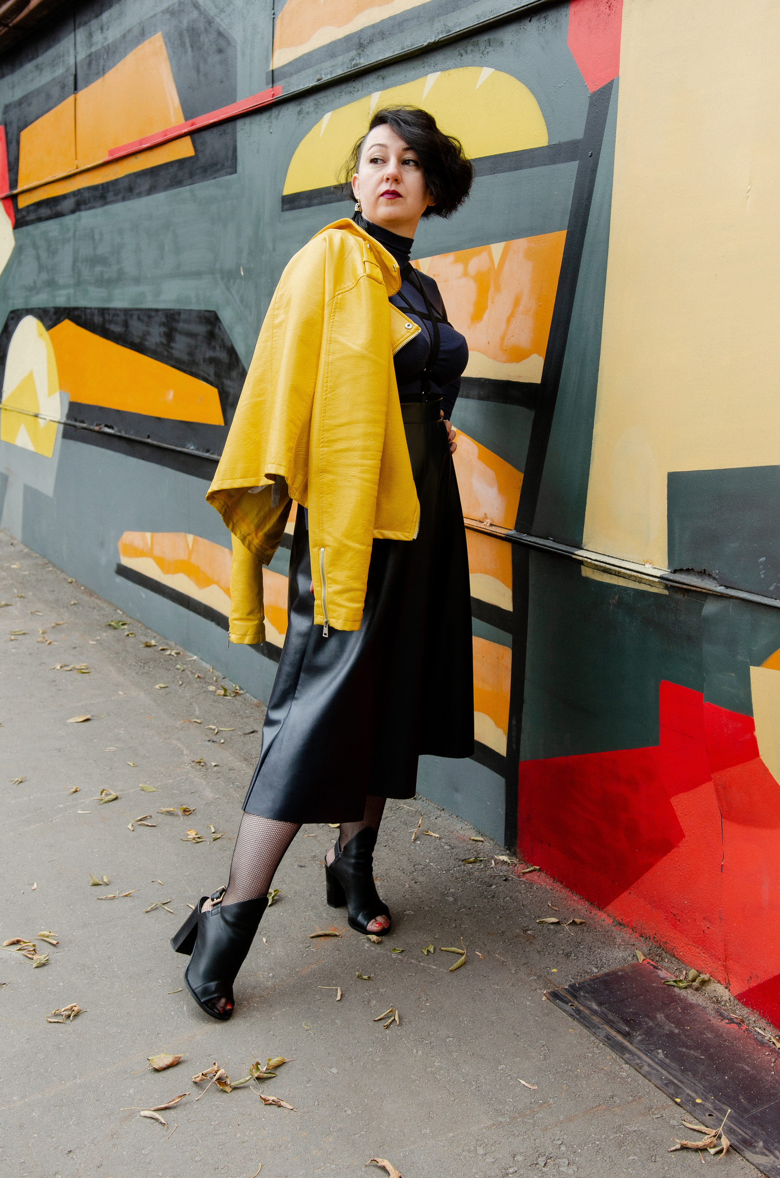 Veronika outdoor walking. Family, portrait, content photo in Costa Rica Evgeniya Besprozvannykh