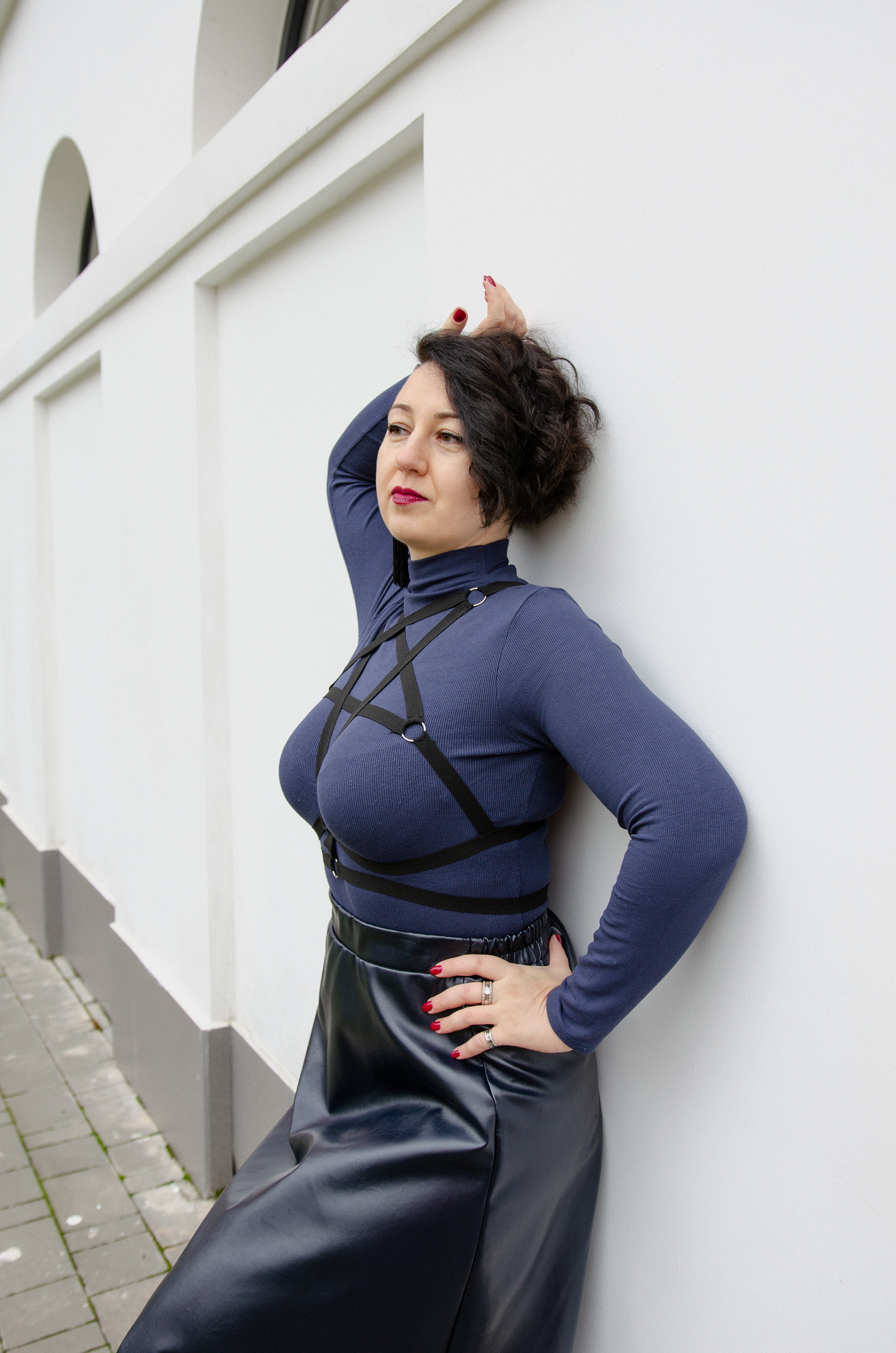 Veronika outdoor walking. Family, portrait, content photo in Costa Rica Evgeniya Besprozvannykh