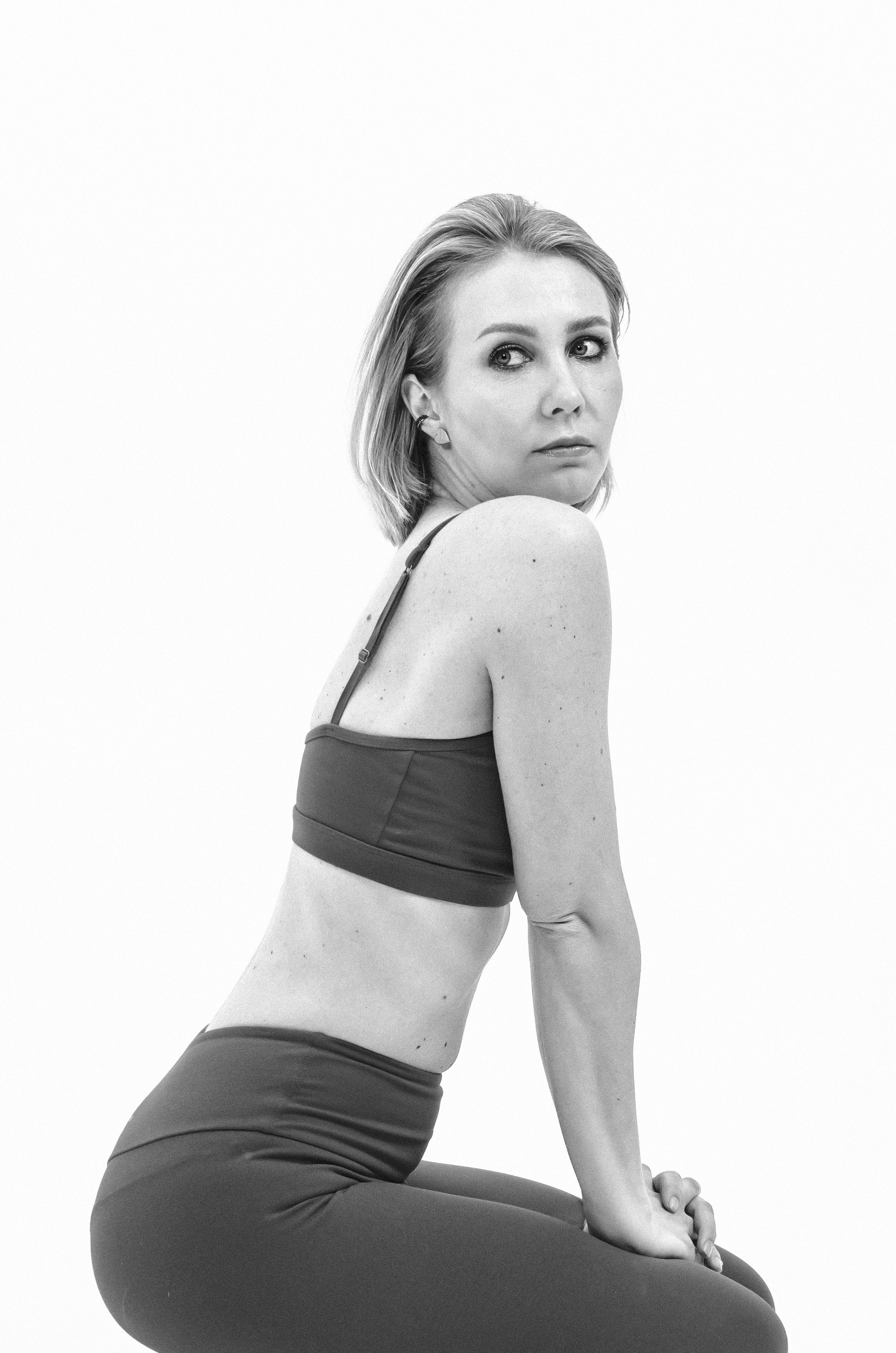 Yoga content for Mila. Family, portrait, content photo in Costa Rica Evgeniya Besprozvannykh