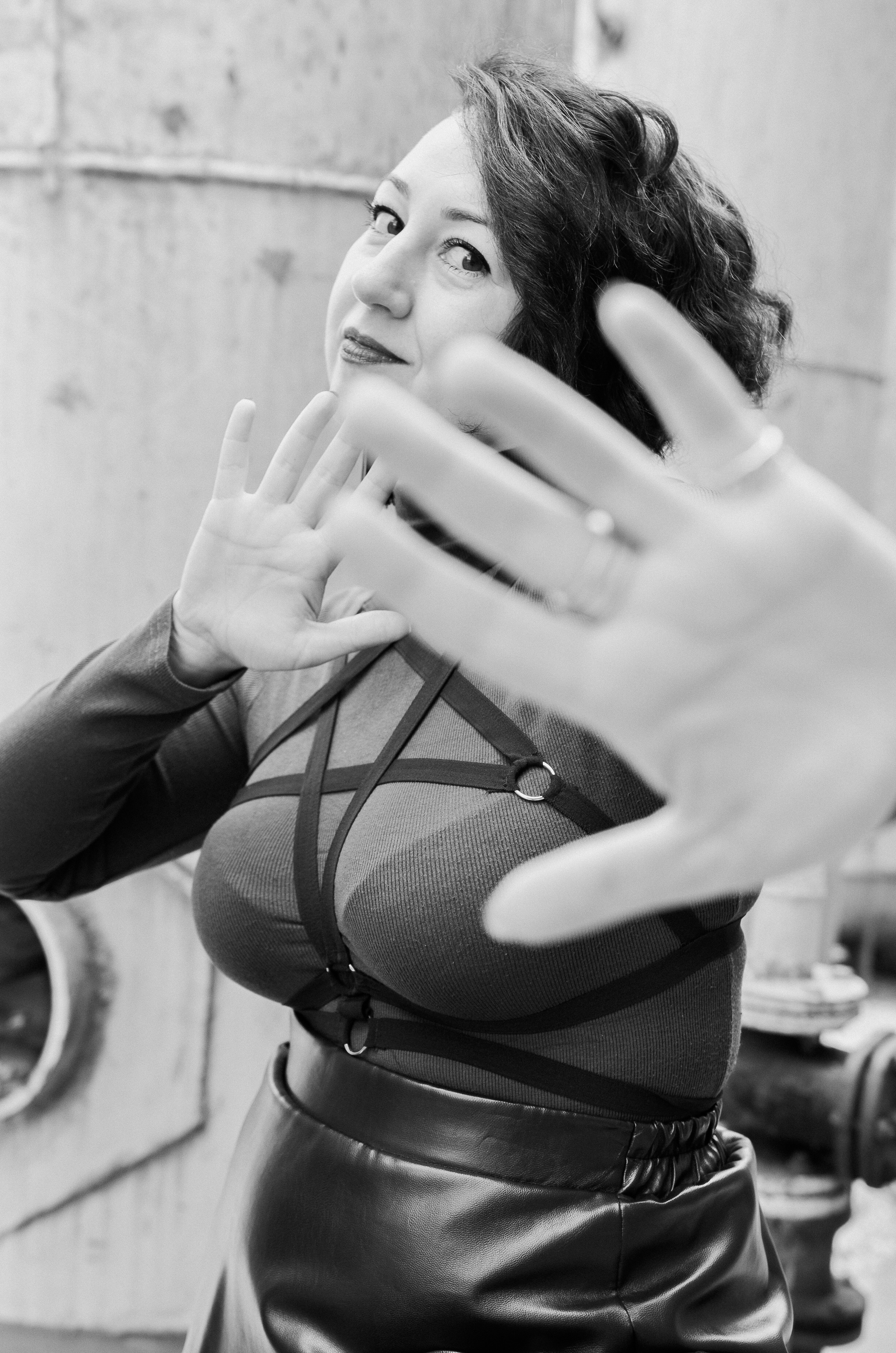 Veronika outdoor walking. Family, portrait, content photo in Costa Rica Evgeniya Besprozvannykh