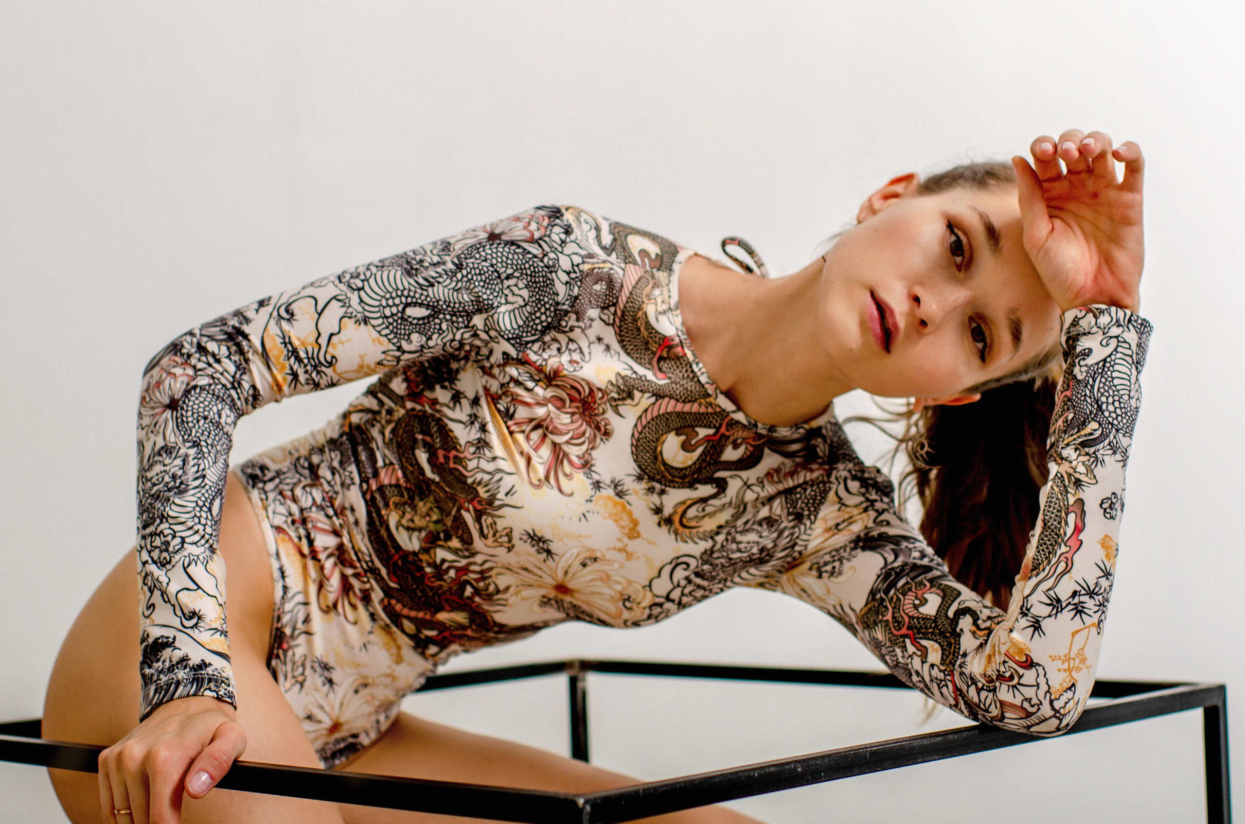 Maria in studio -minimalism. Family, portrait, content photo in Costa Rica Evgeniya Besprozvannykh