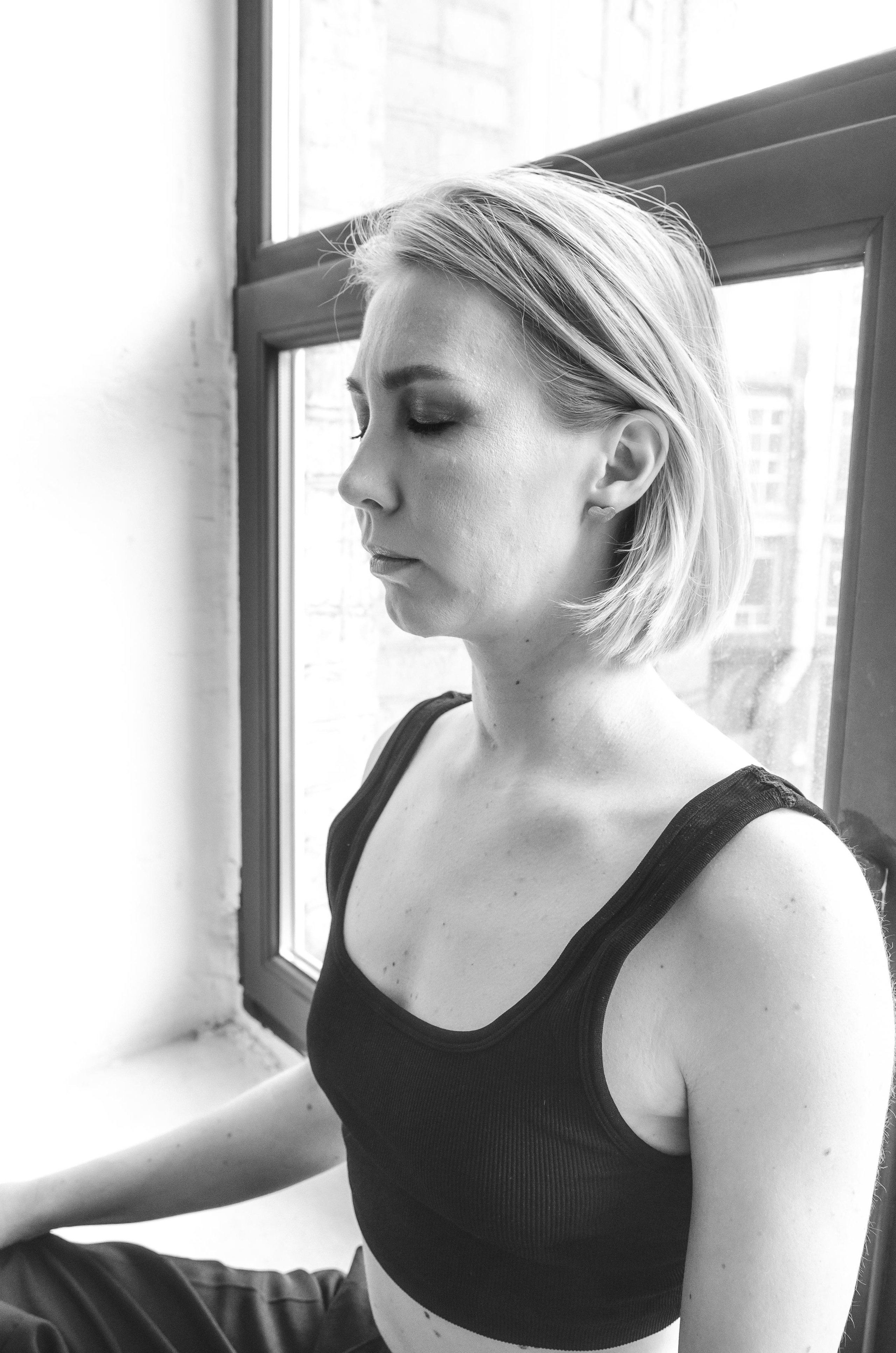 Yoga content for Mila. Family, portrait, content photo in Costa Rica Evgeniya Besprozvannykh