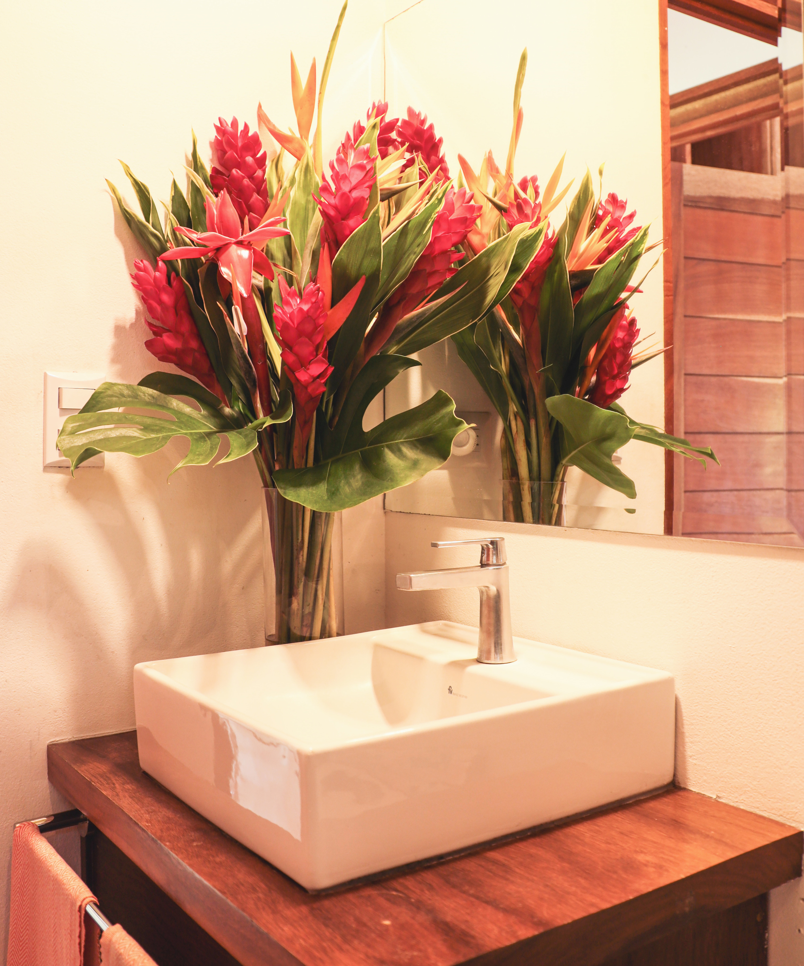 Photo session of a house with an ocean view for rent. Family, portrait, content photo in Costa Rica Evgeniya Besprozvannykh