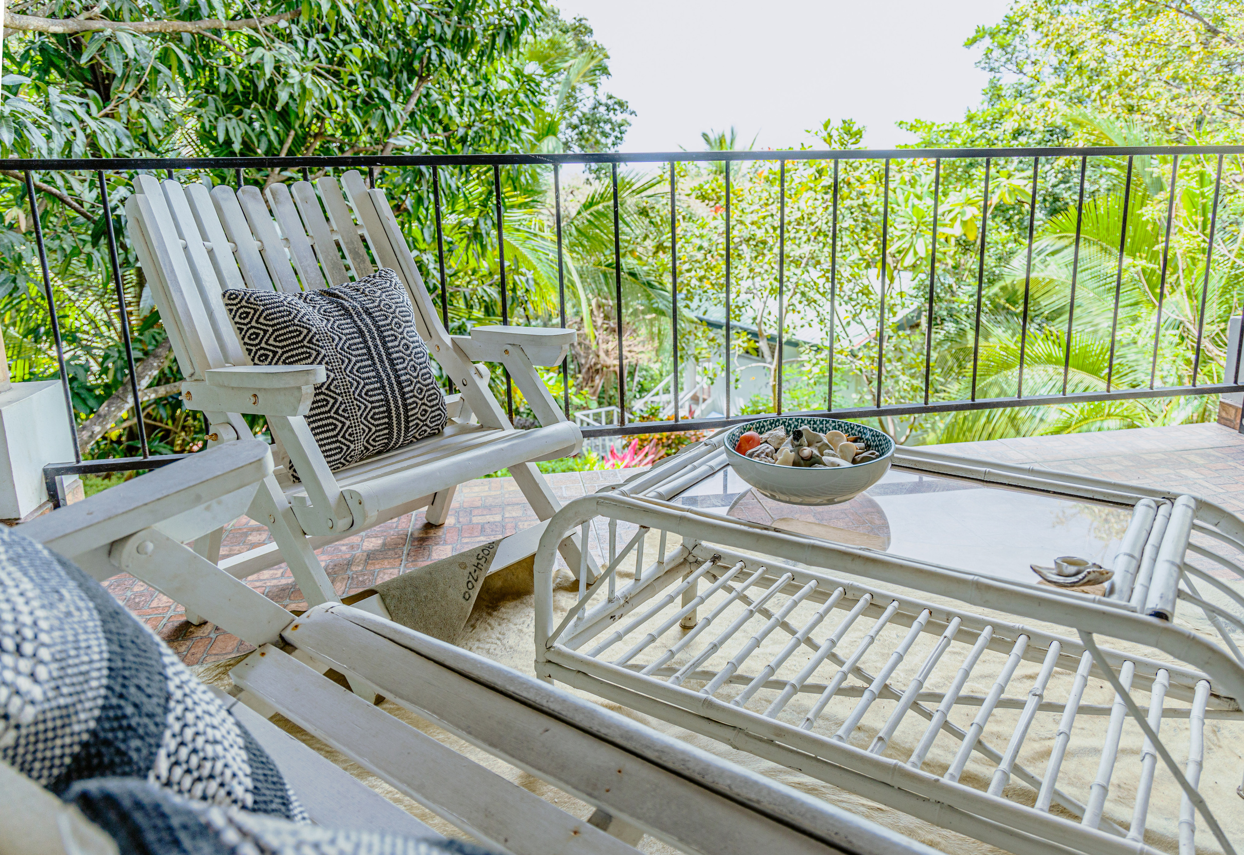 Photo session of a house with an ocean view for rent. Family, portrait, content photo in Costa Rica Evgeniya Besprozvannykh