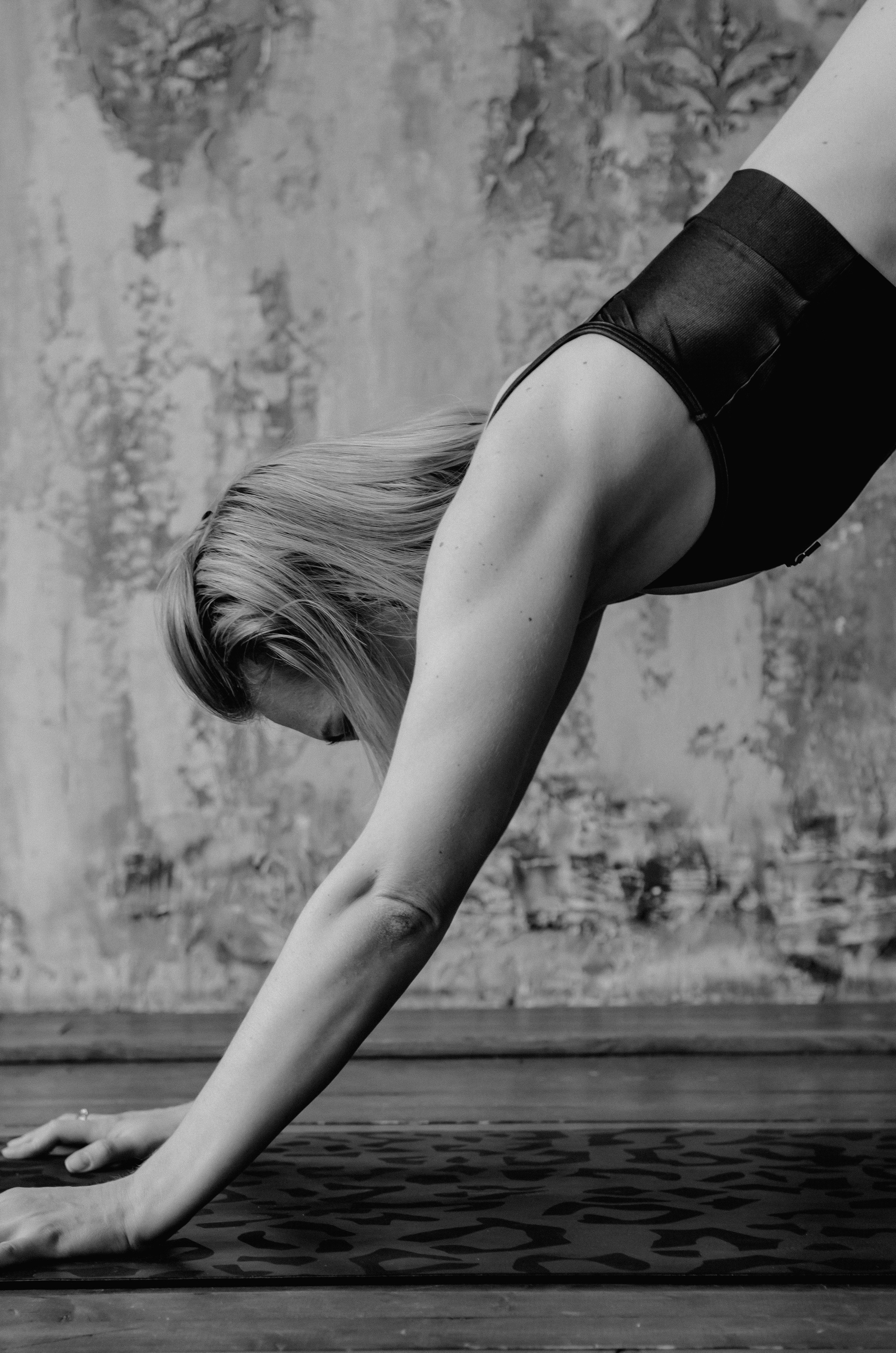 Yoga content for Mila. Family, portrait, content photo in Costa Rica Evgeniya Besprozvannykh