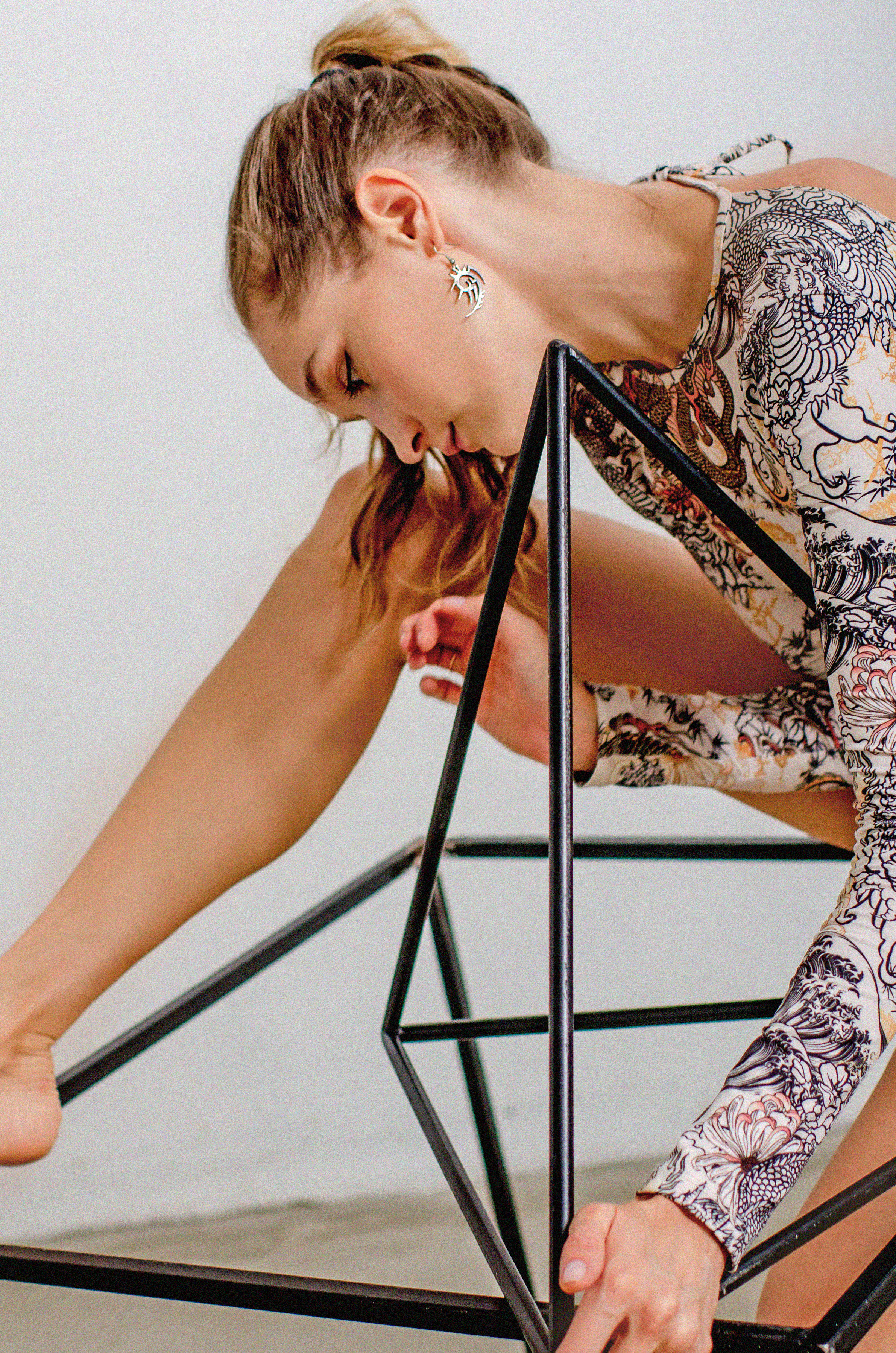 Maria in studio -minimalism. Family, portrait, content photo in Costa Rica Evgeniya Besprozvannykh