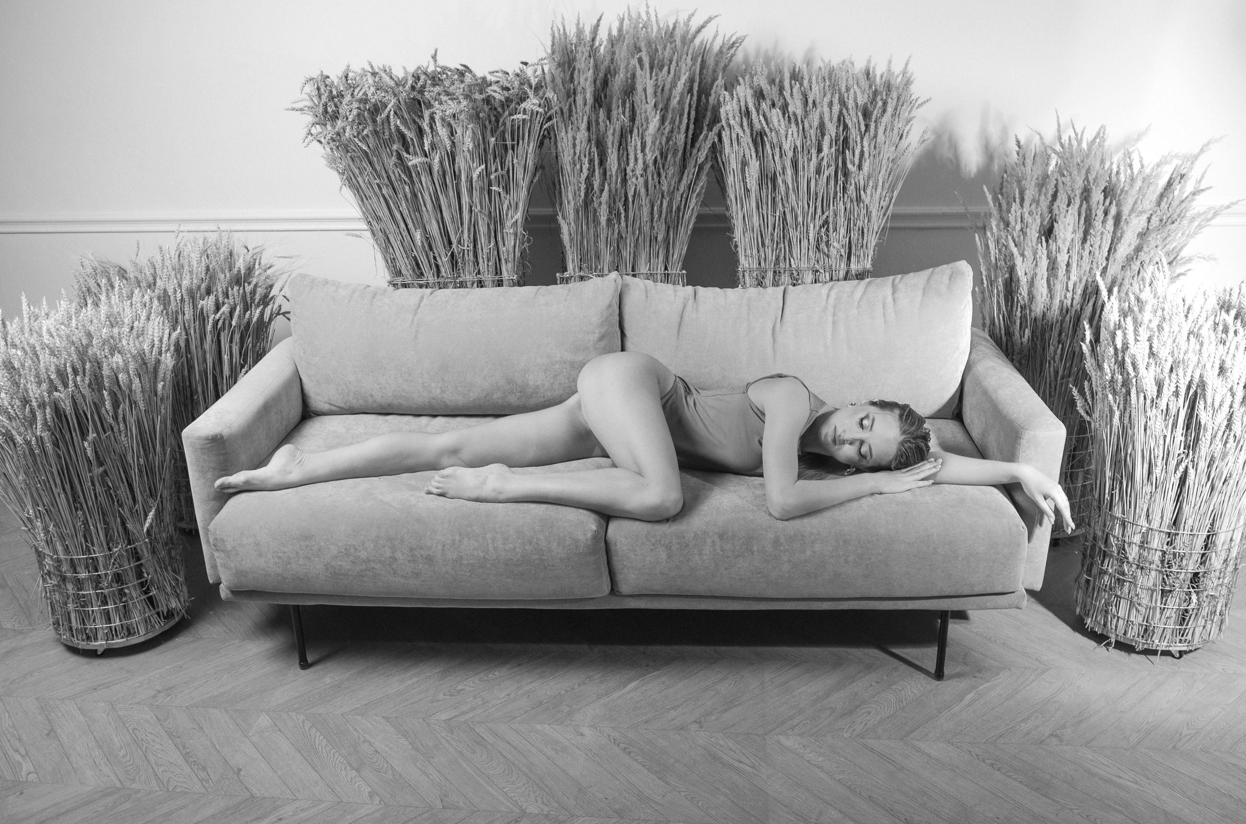 Maria stretching and beauty. Family, portrait, content photo in Costa Rica Evgeniya Besprozvannykh