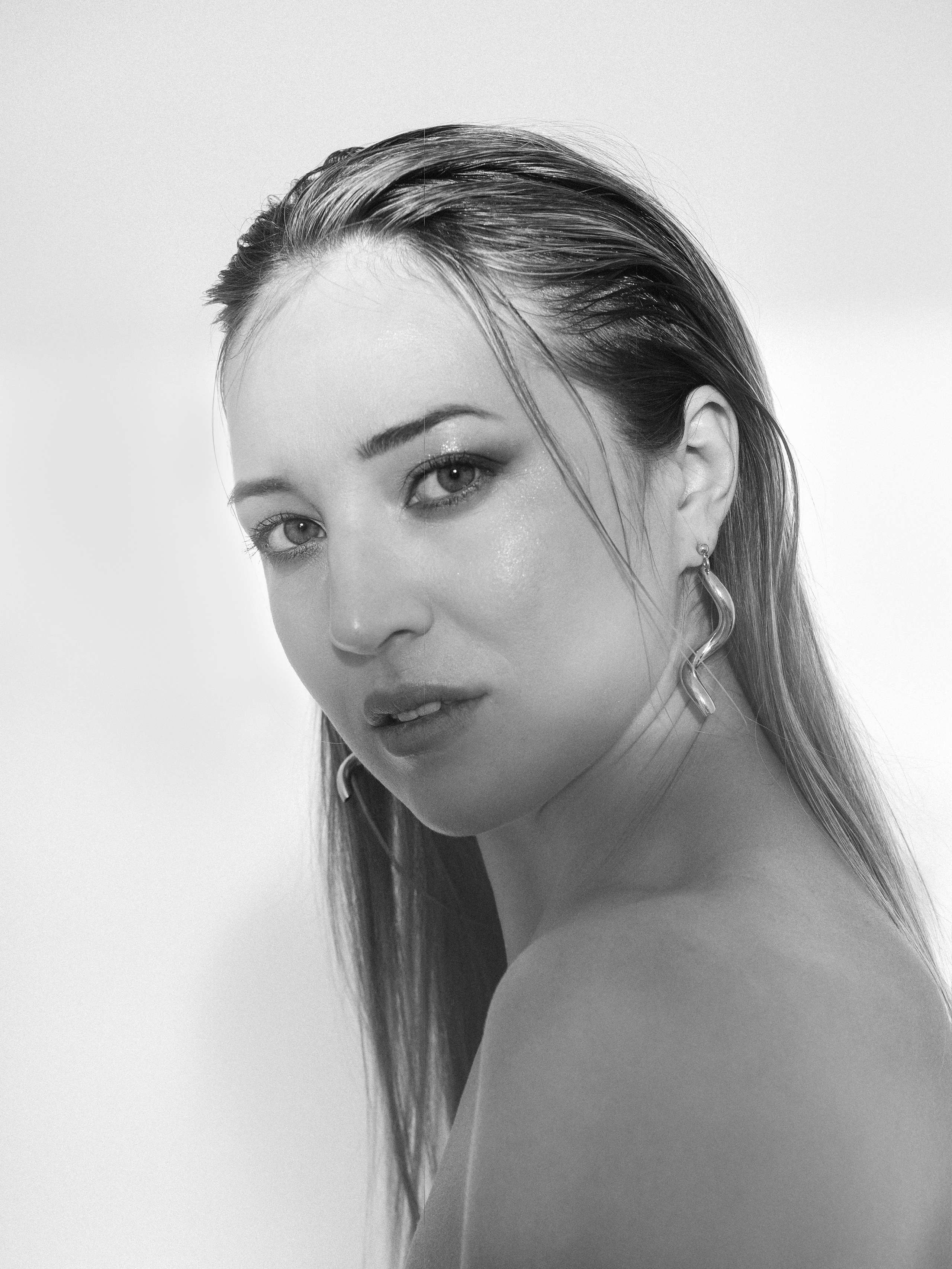 Maria stretching and beauty. Family, portrait, content photo in Costa Rica Evgeniya Besprozvannykh