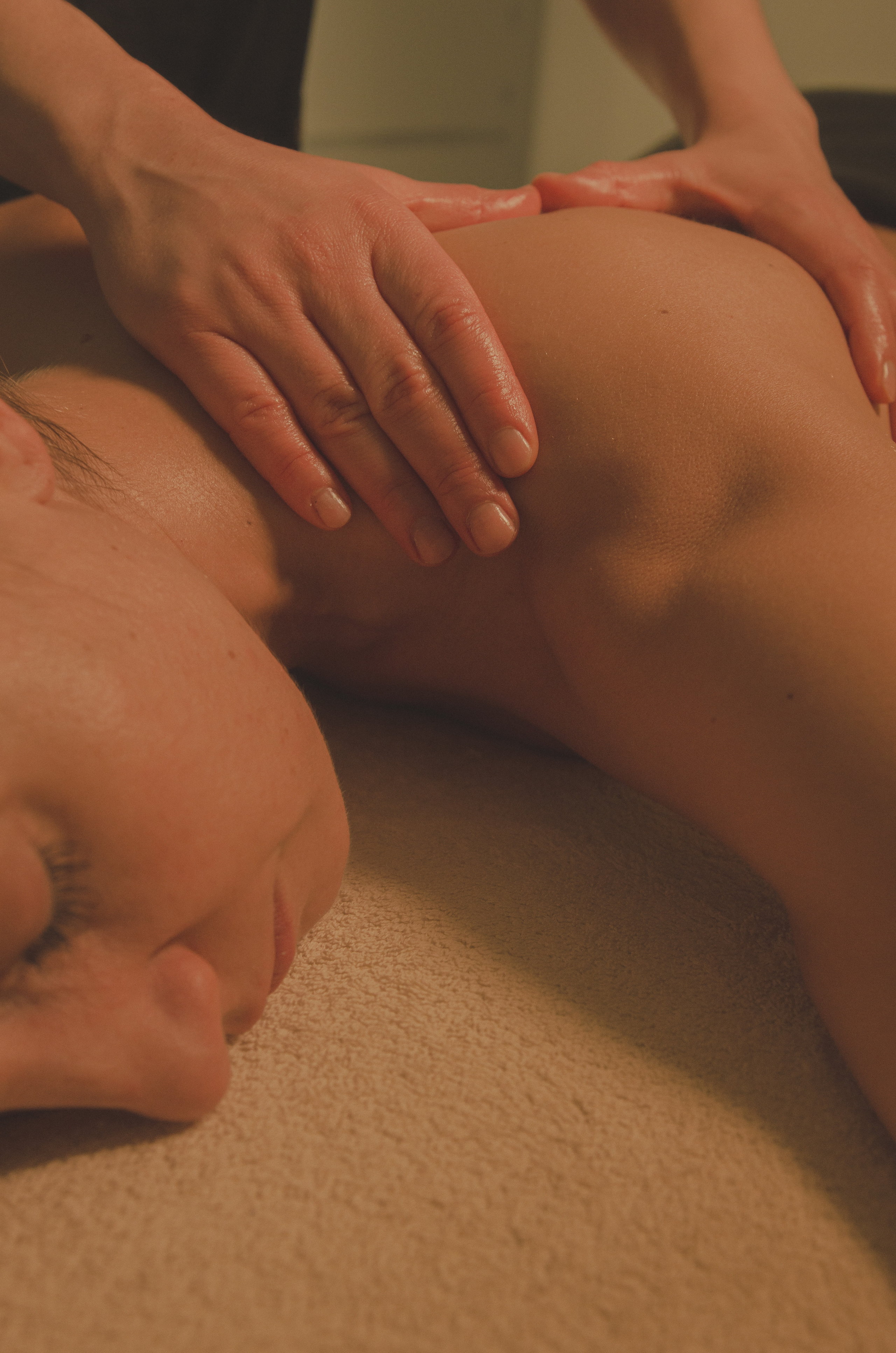 Photo content for the massage master. Family, portrait, content photo in Costa Rica Evgeniya Besprozvannykh