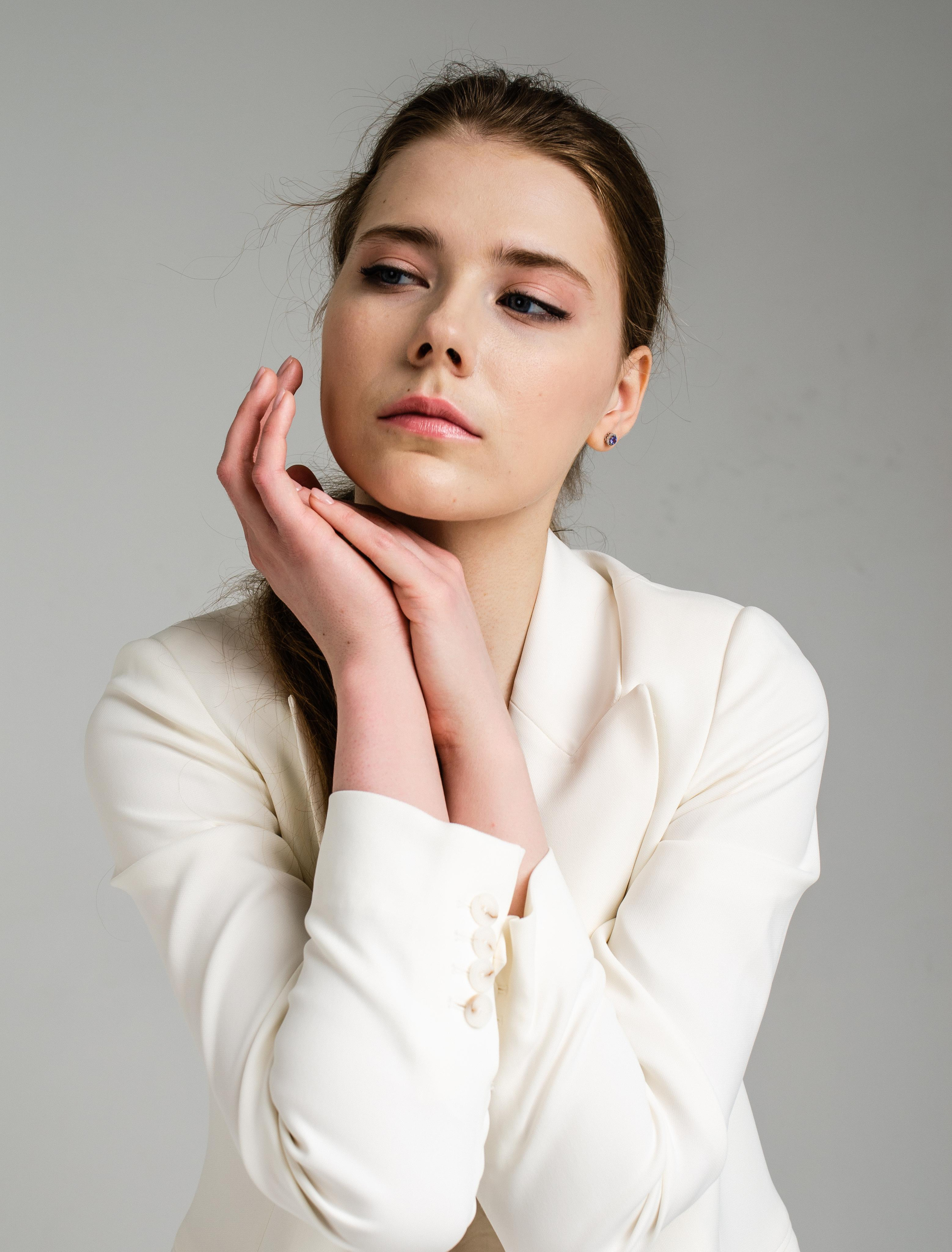 Actor portfolio for woman. Family, portrait, content photo in Costa Rica Evgeniya Besprozvannykh