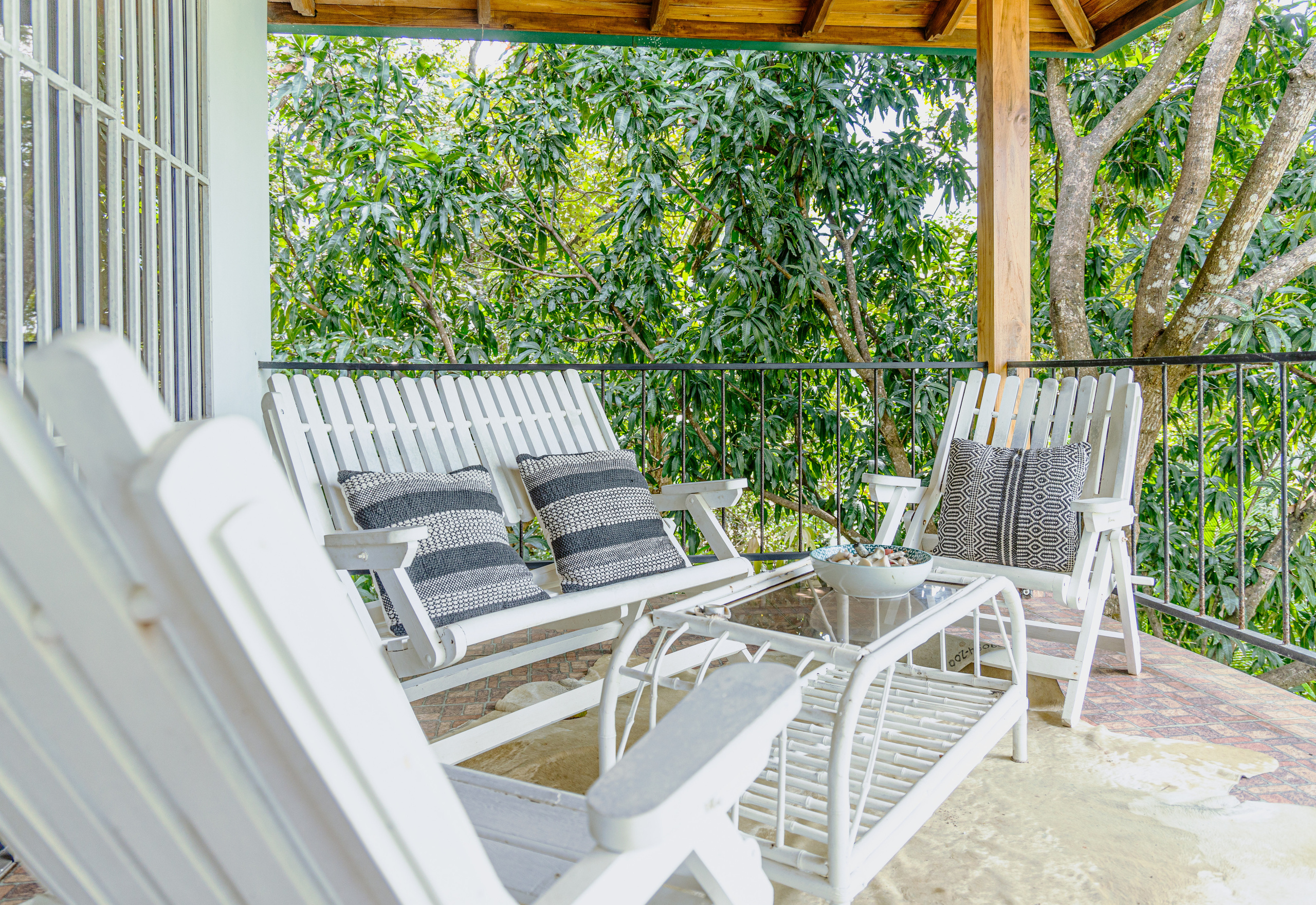 Photo session of a house with an ocean view for rent. Family, portrait, content photo in Costa Rica Evgeniya Besprozvannykh