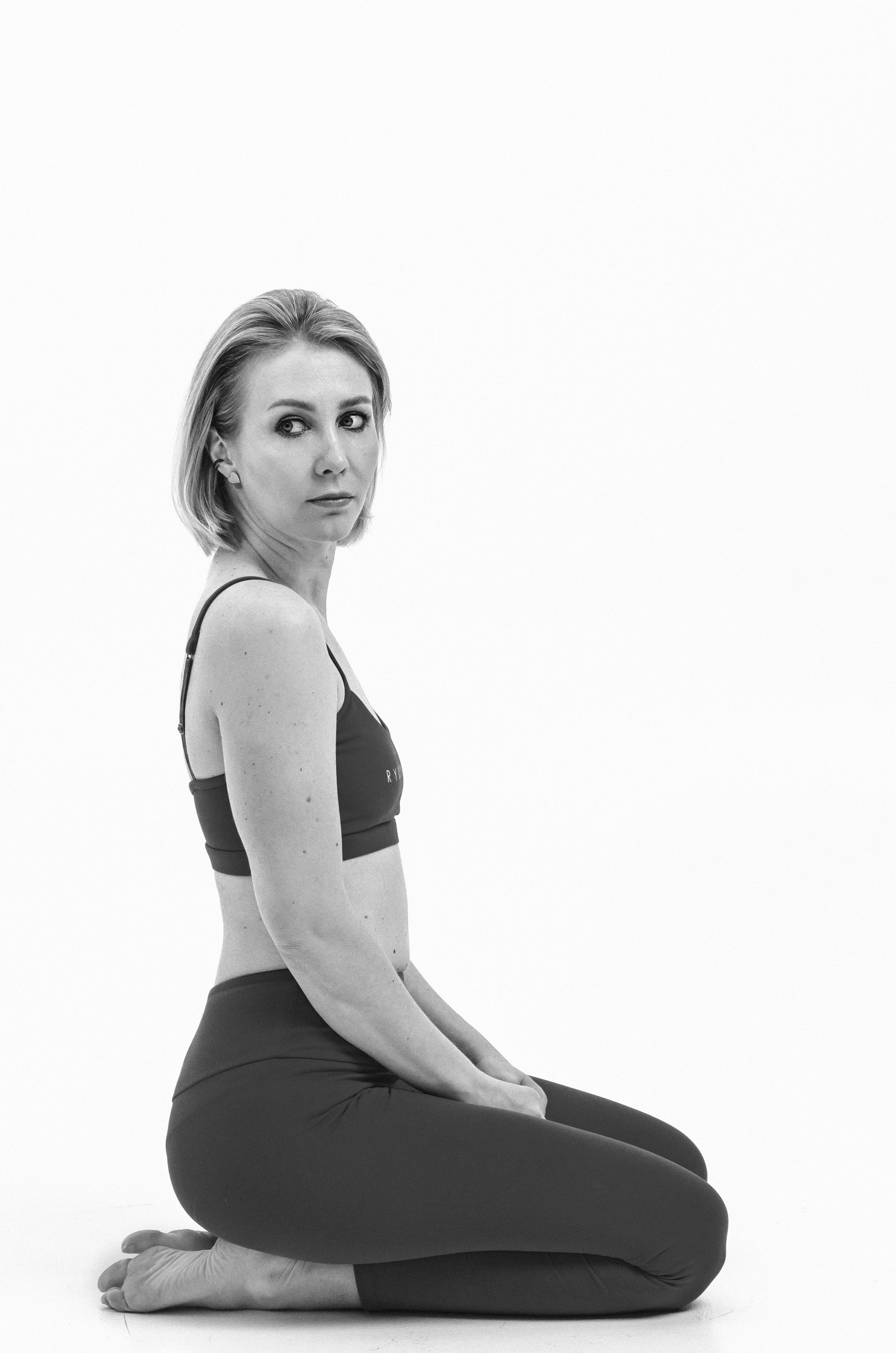 Yoga content for Mila. Family, portrait, content photo in Costa Rica Evgeniya Besprozvannykh