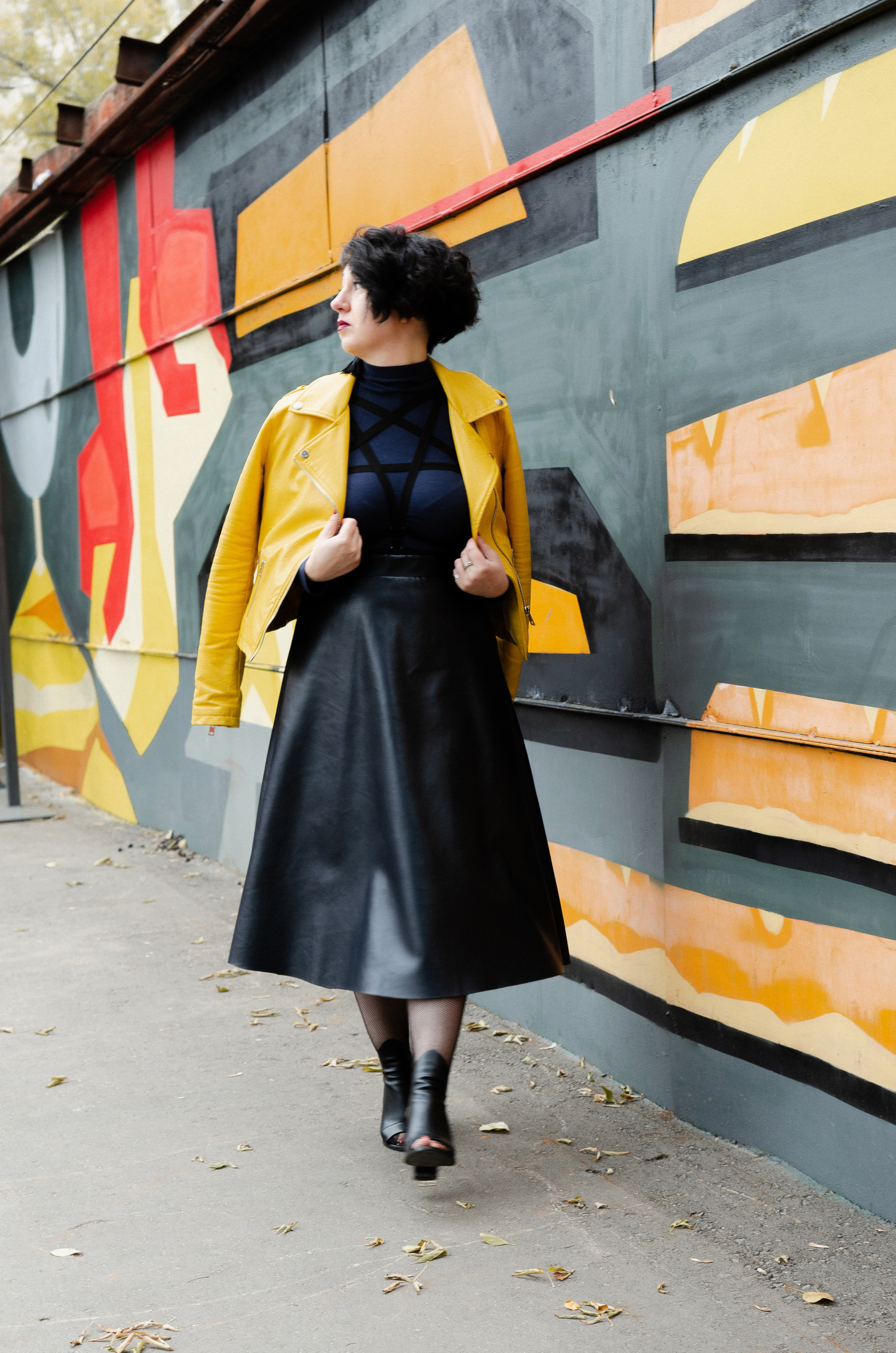 Veronika outdoor walking. Family, portrait, content photo in Costa Rica Evgeniya Besprozvannykh