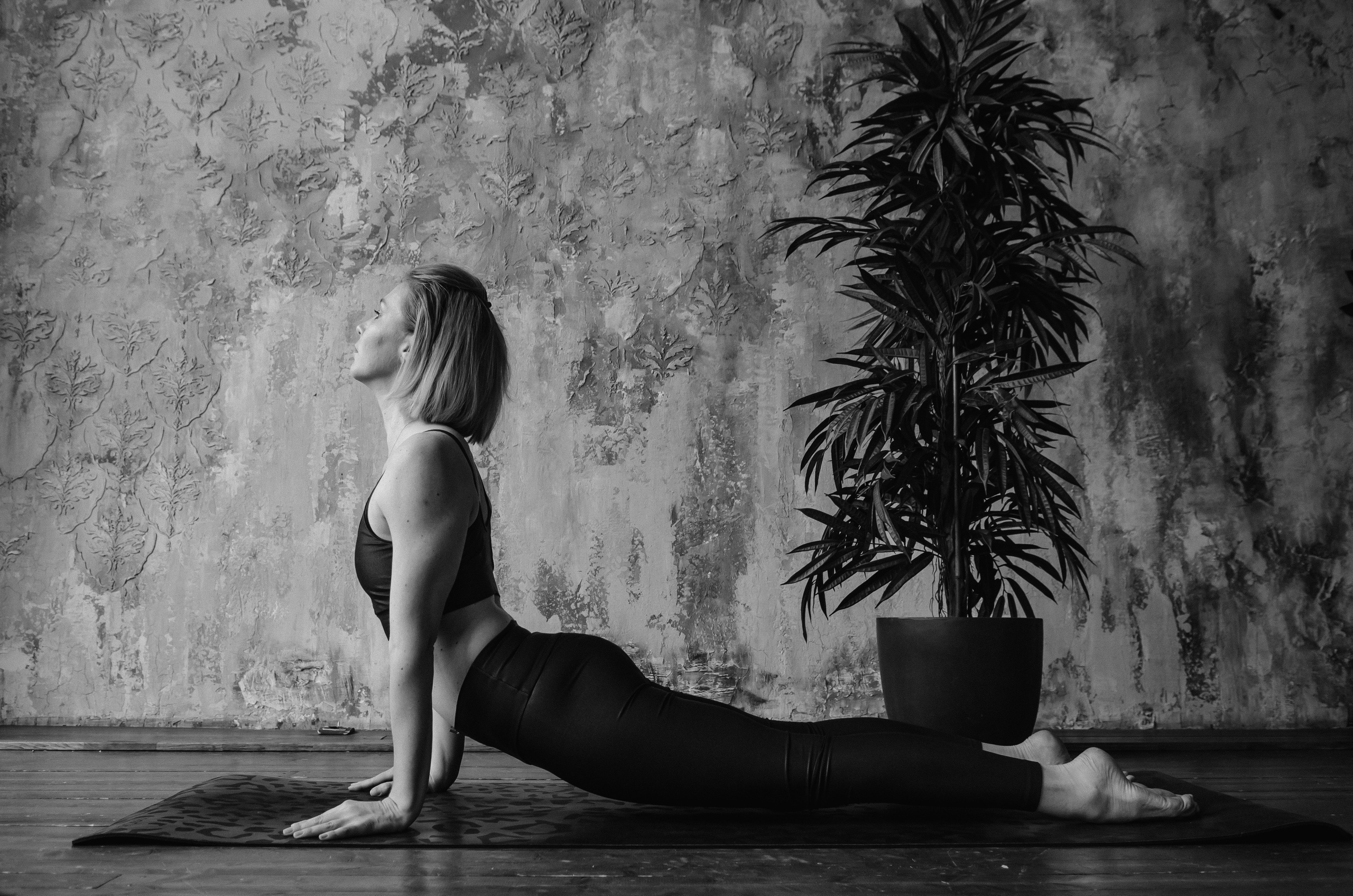 Yoga content for Mila. Family, portrait, content photo in Costa Rica Evgeniya Besprozvannykh